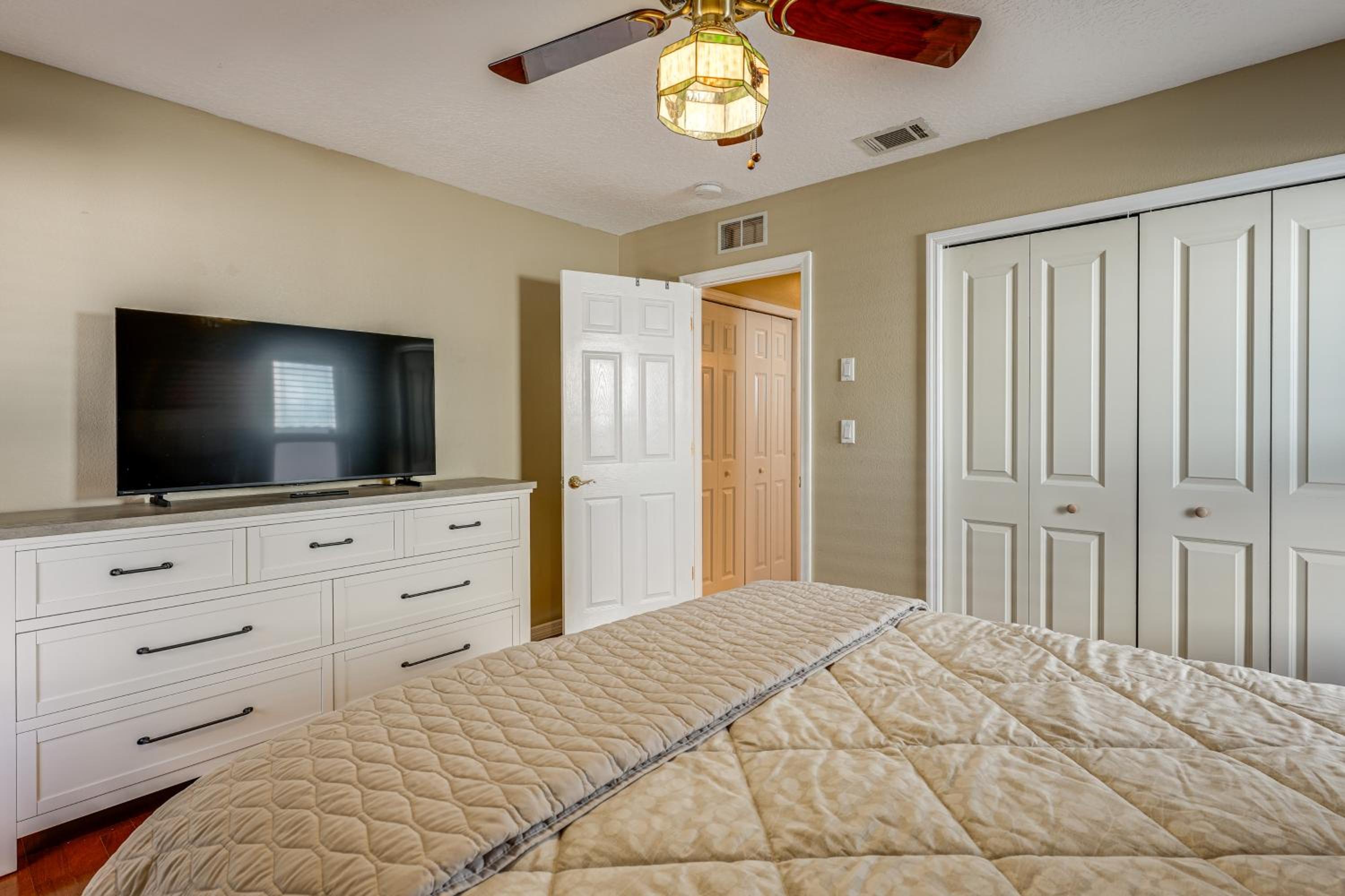 Great for Digital Nomads! Spacious Home in Largo