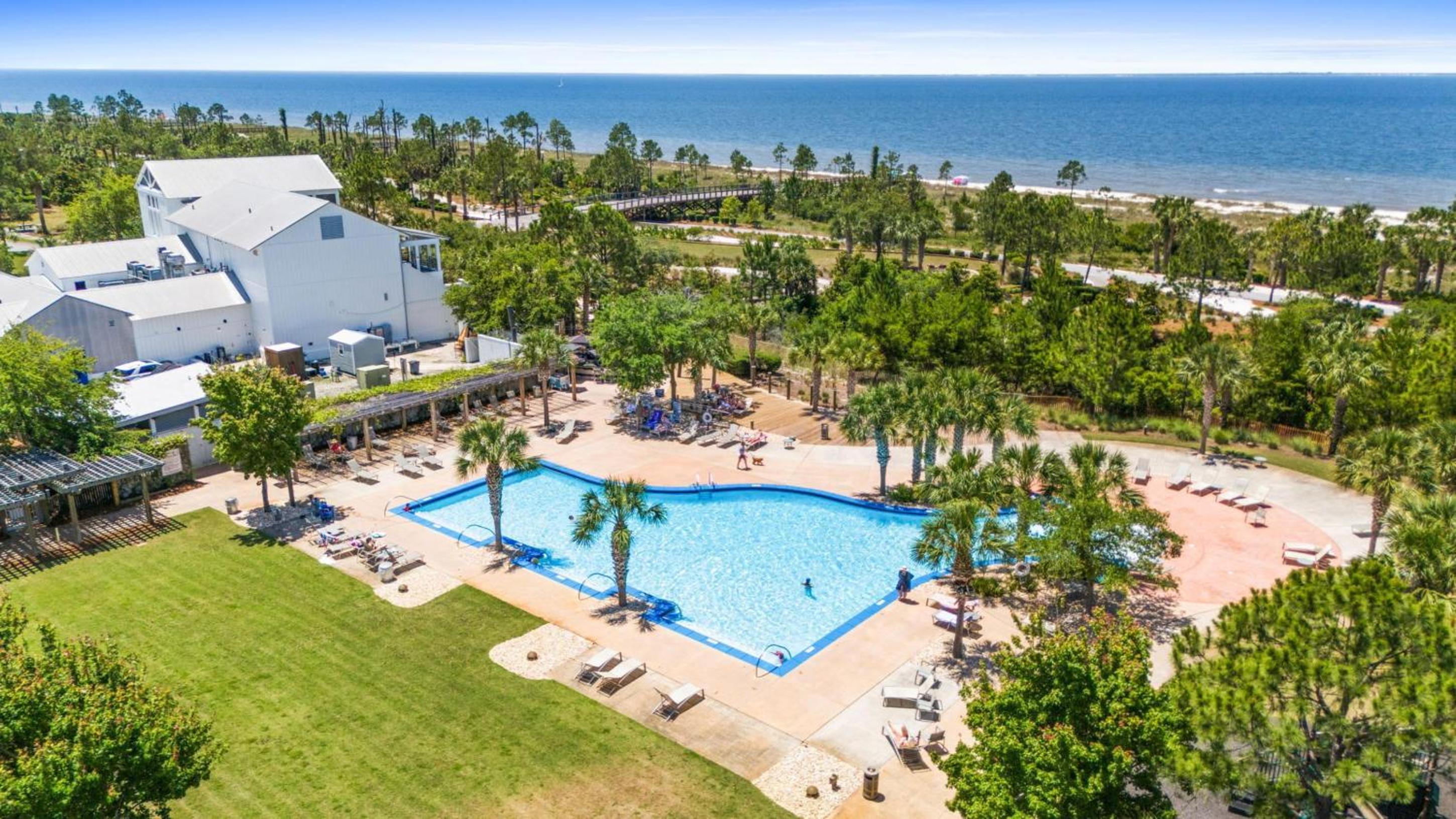 Pet Friendly Beach House - Salt Therapy by Panhandle Getaways