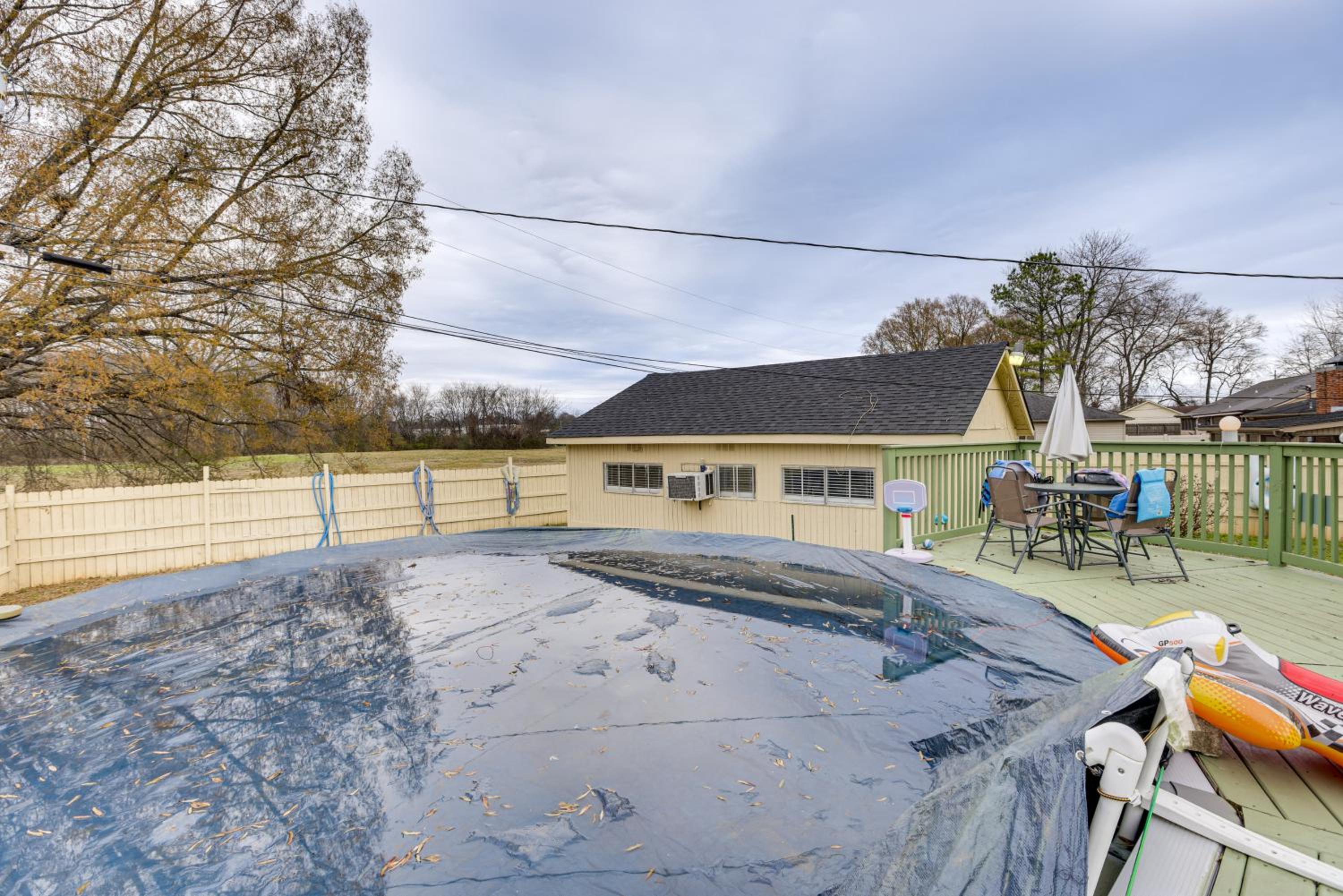 Pool and Large Covered Patio! Decatur Family Getaway