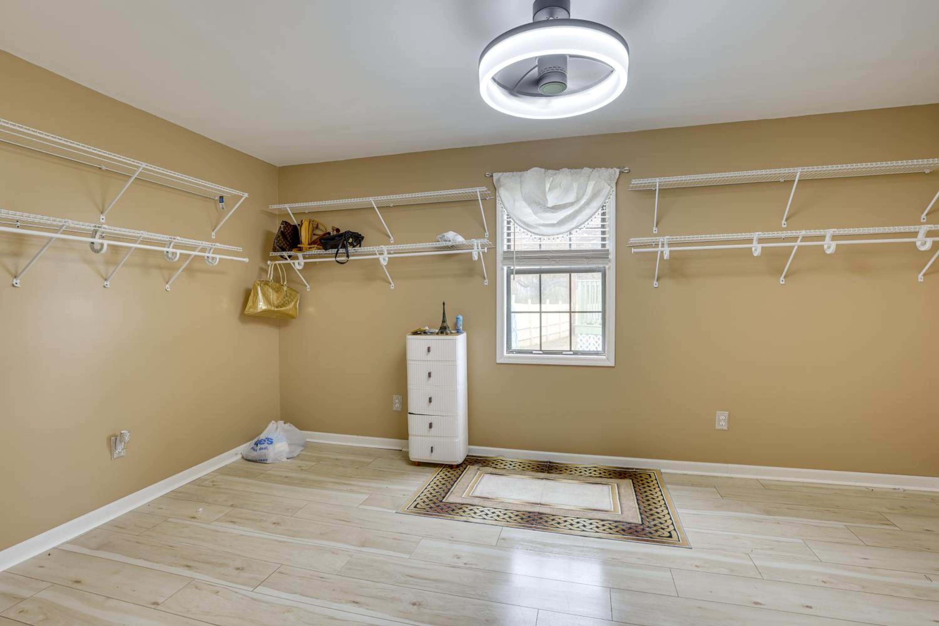 Pool and Large Covered Patio! Decatur Family Getaway