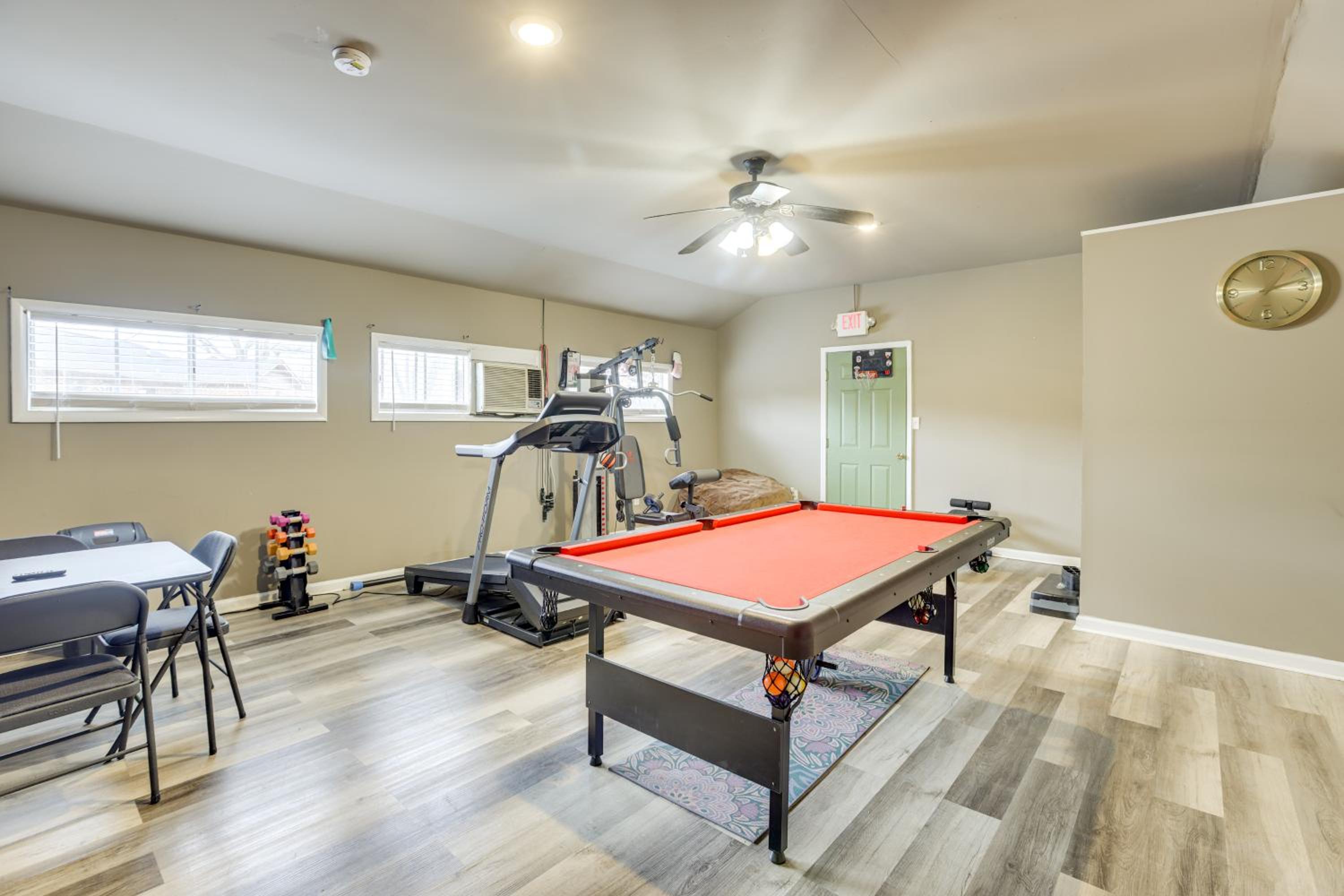 Pool and Large Covered Patio! Decatur Family Getaway