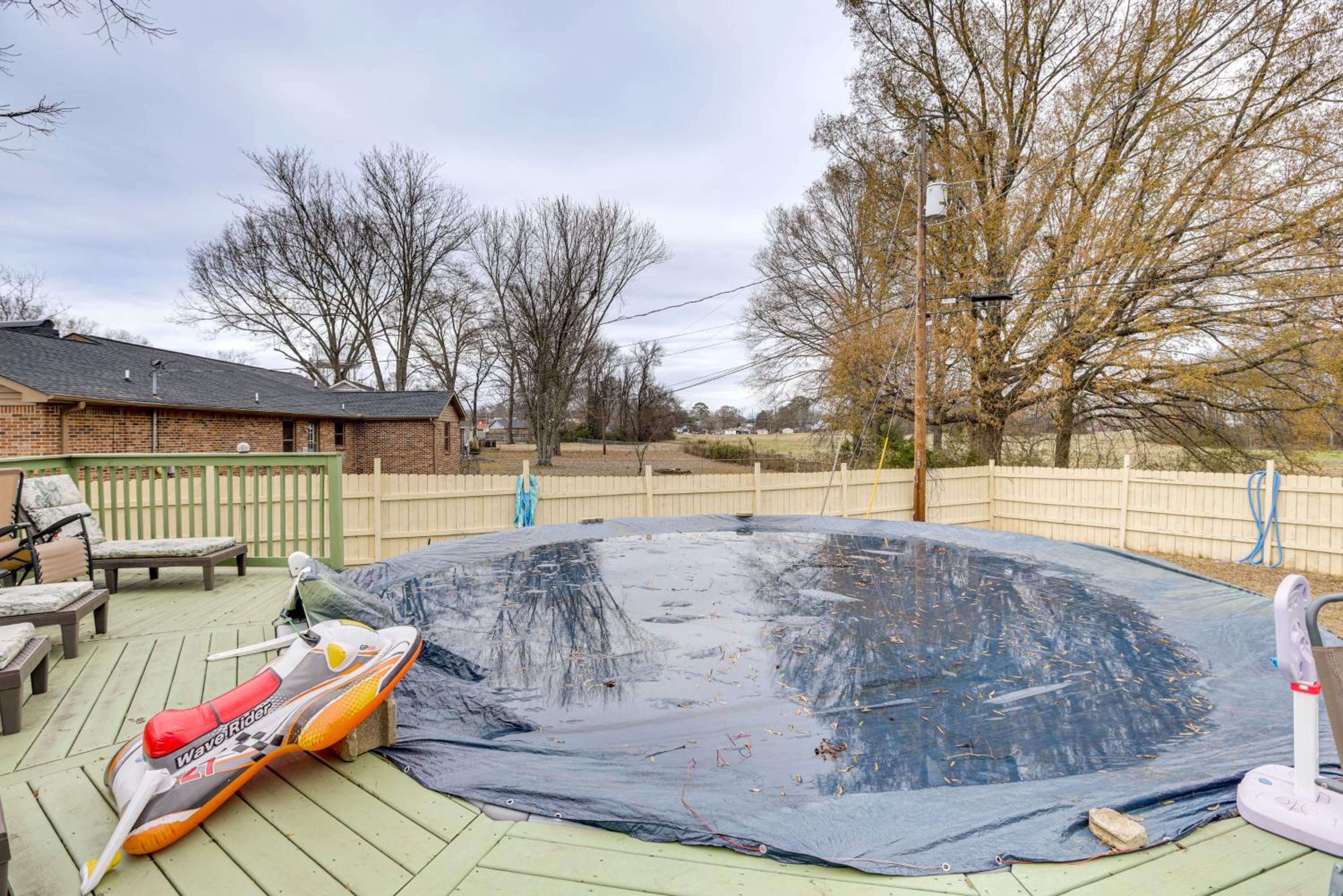 Pool and Large Covered Patio! Decatur Family Getaway