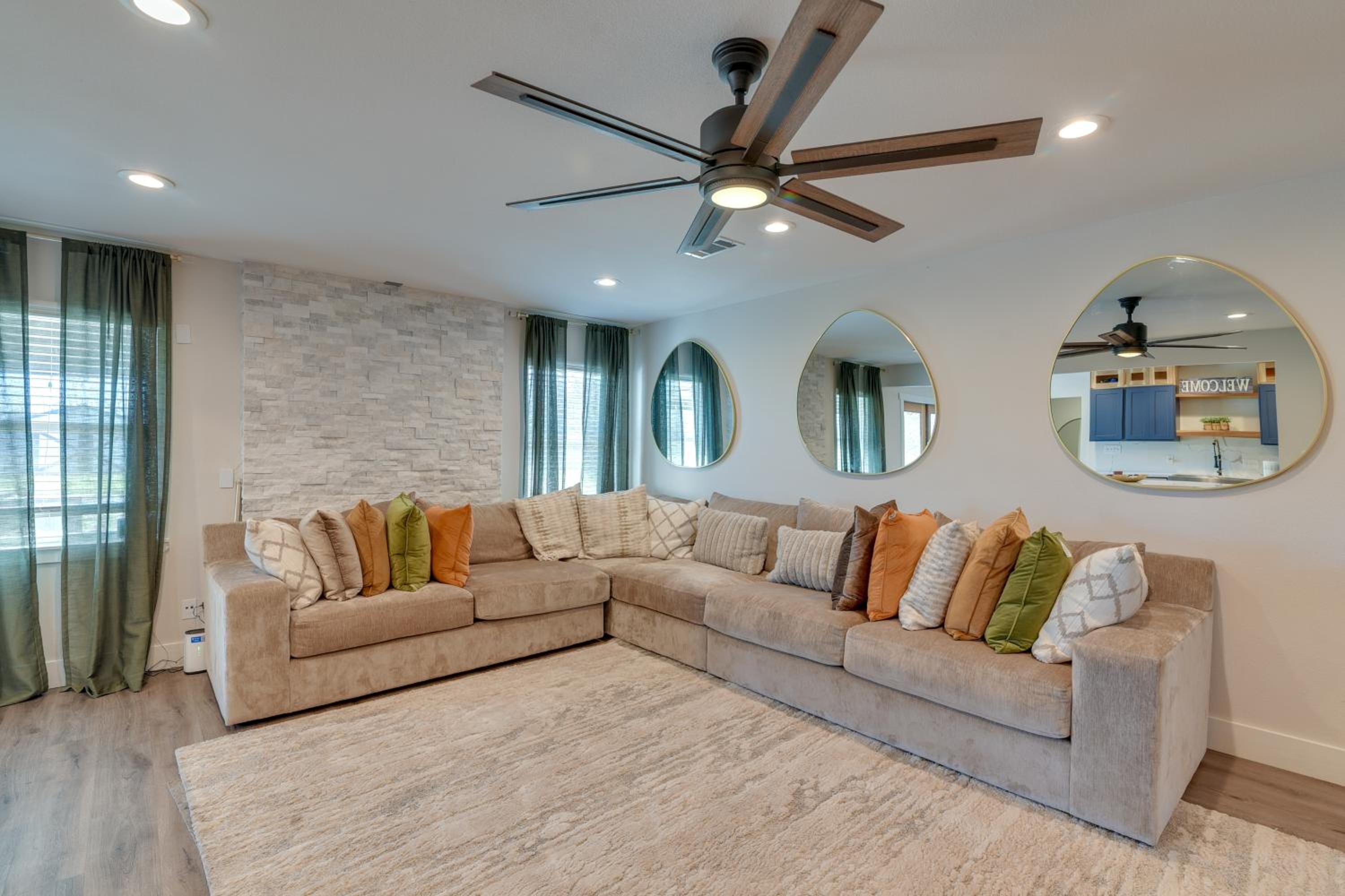 Family-Friendly Home on 2 Acres Near Dtwn Houston