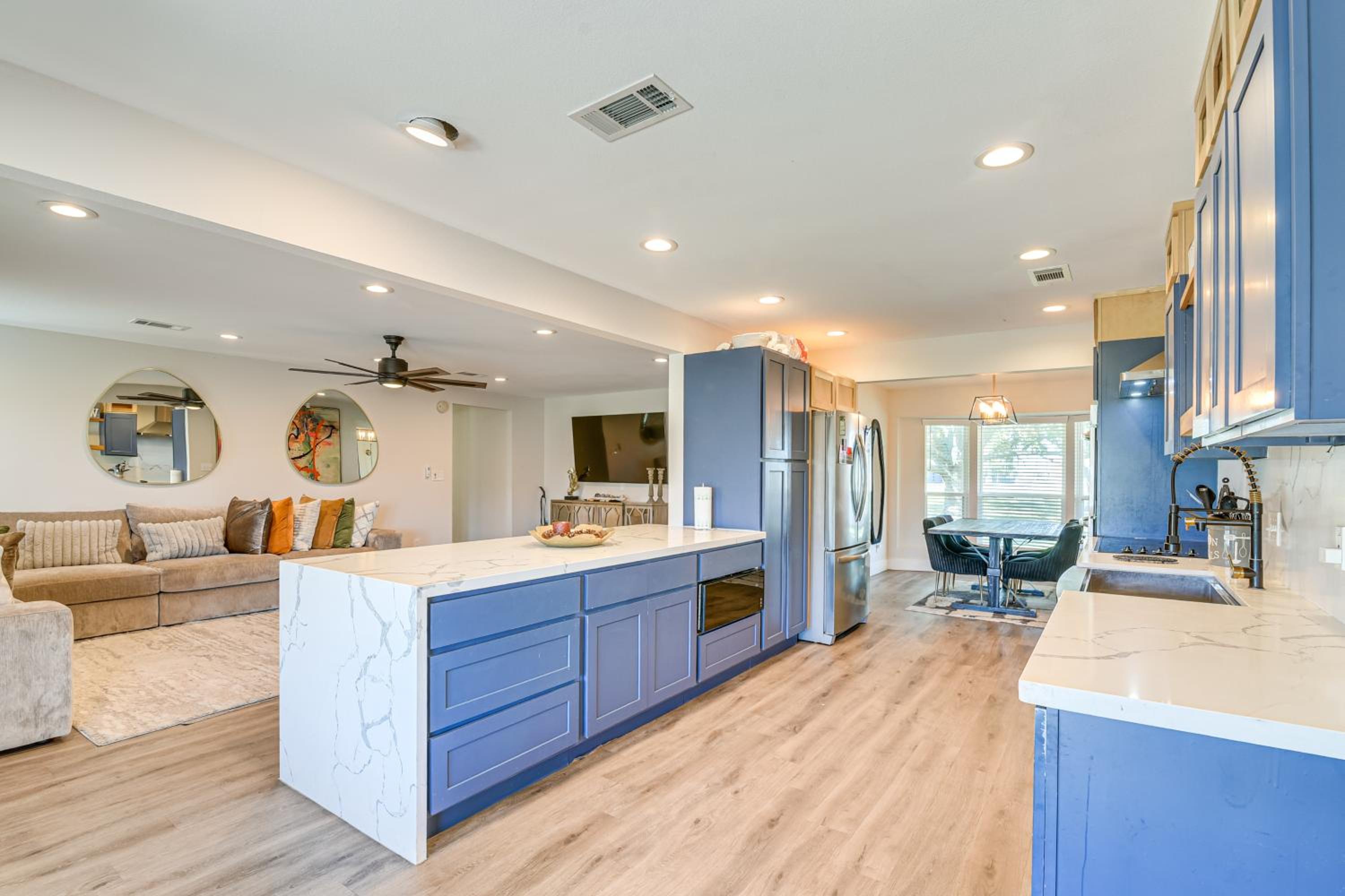 Family-Friendly Home on 2 Acres Near Dtwn Houston