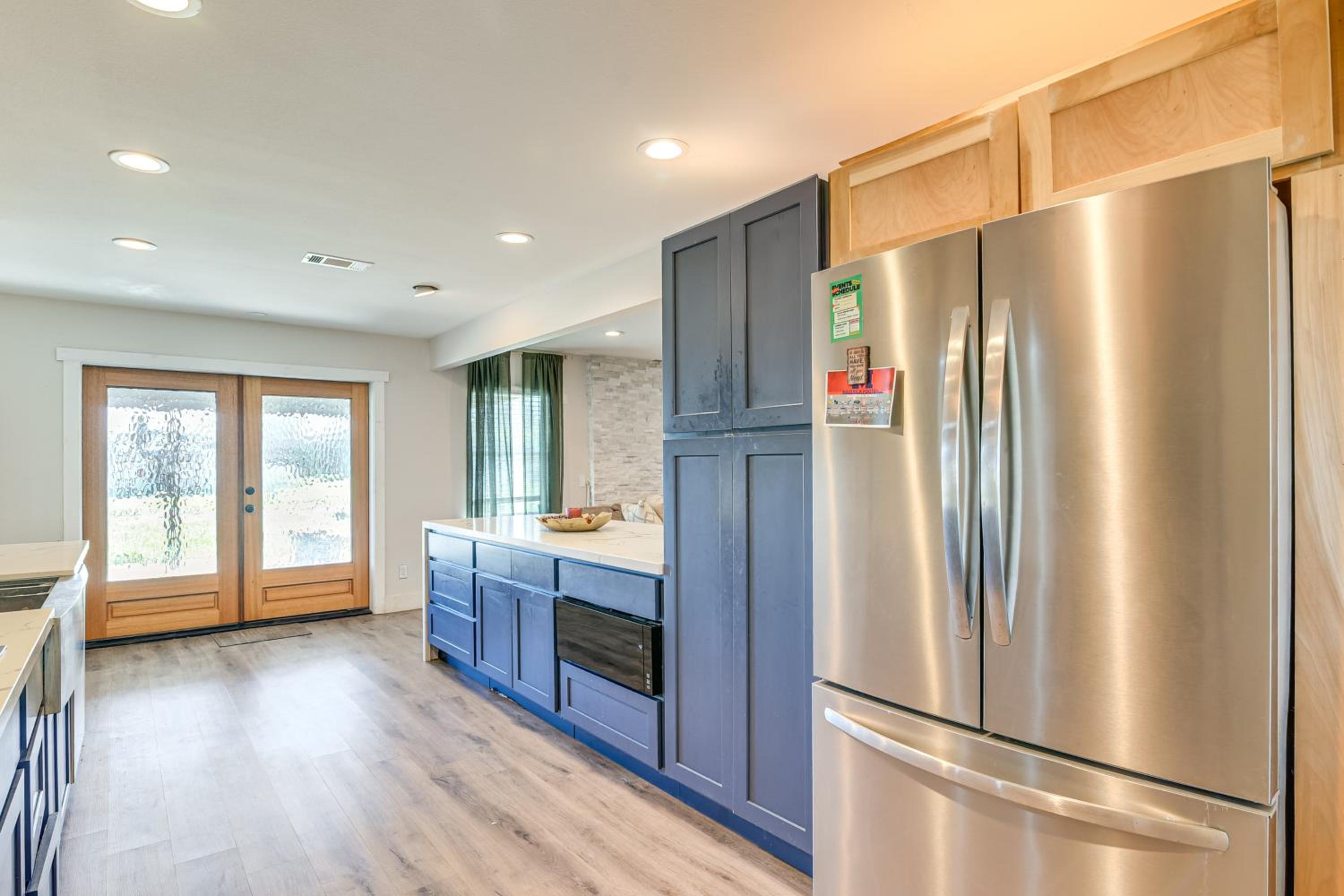 Family-Friendly Home on 2 Acres Near Dtwn Houston