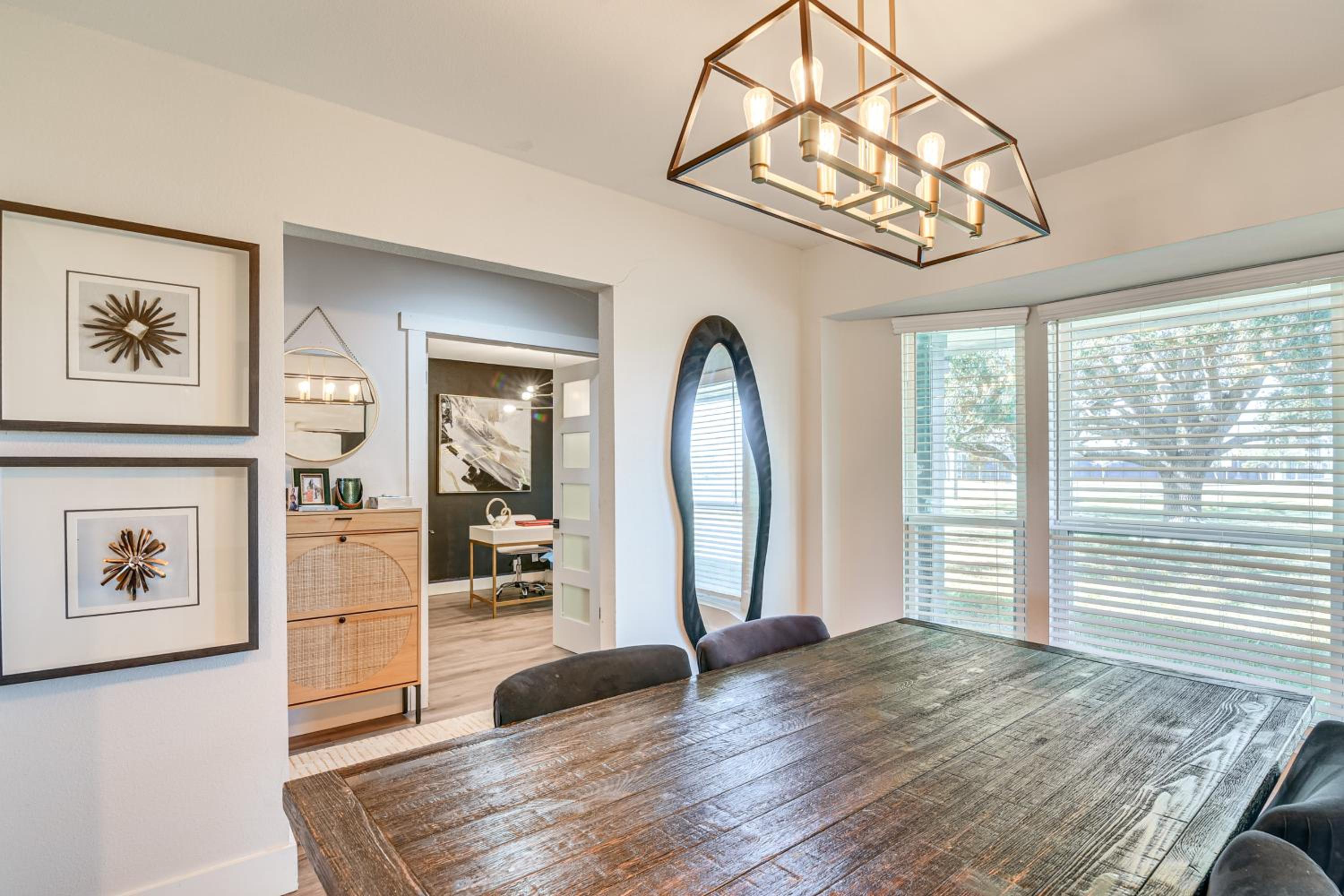 Family-Friendly Home on 2 Acres Near Dtwn Houston
