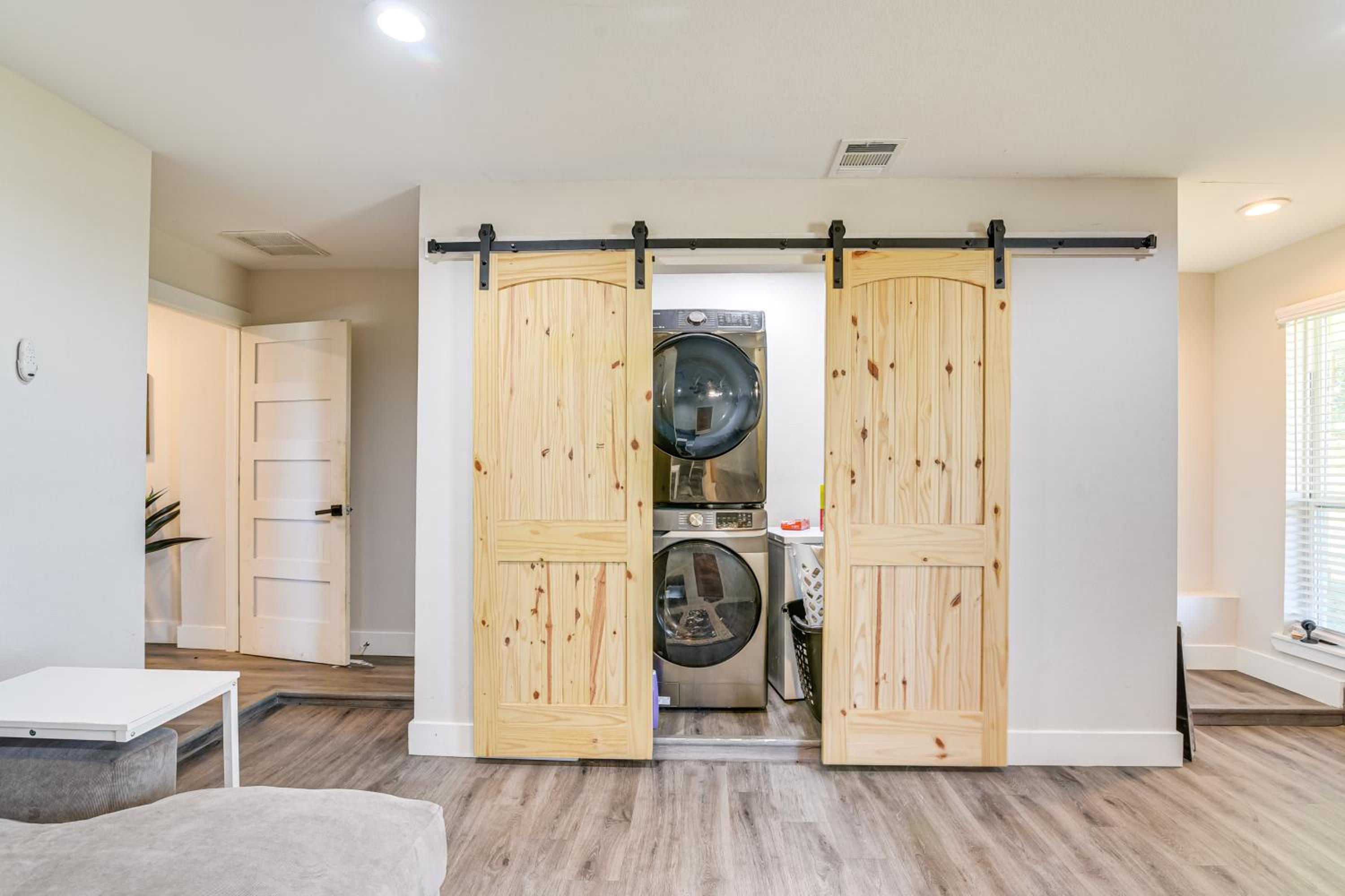 Family-Friendly Home on 2 Acres Near Dtwn Houston