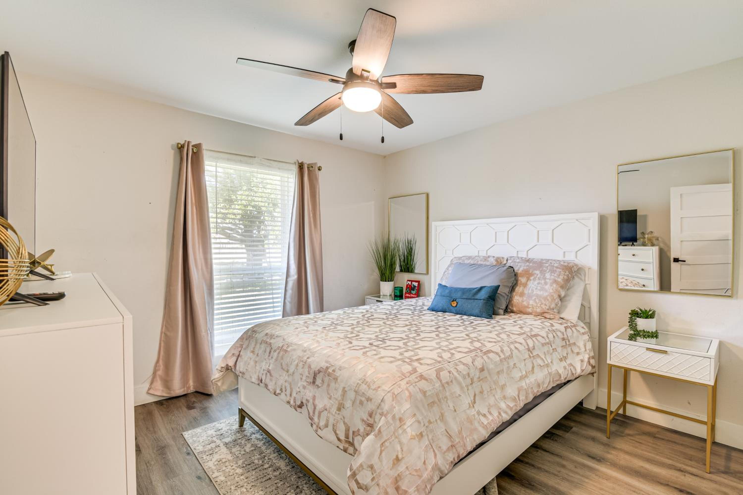 Family-Friendly Home on 2 Acres Near Dtwn Houston