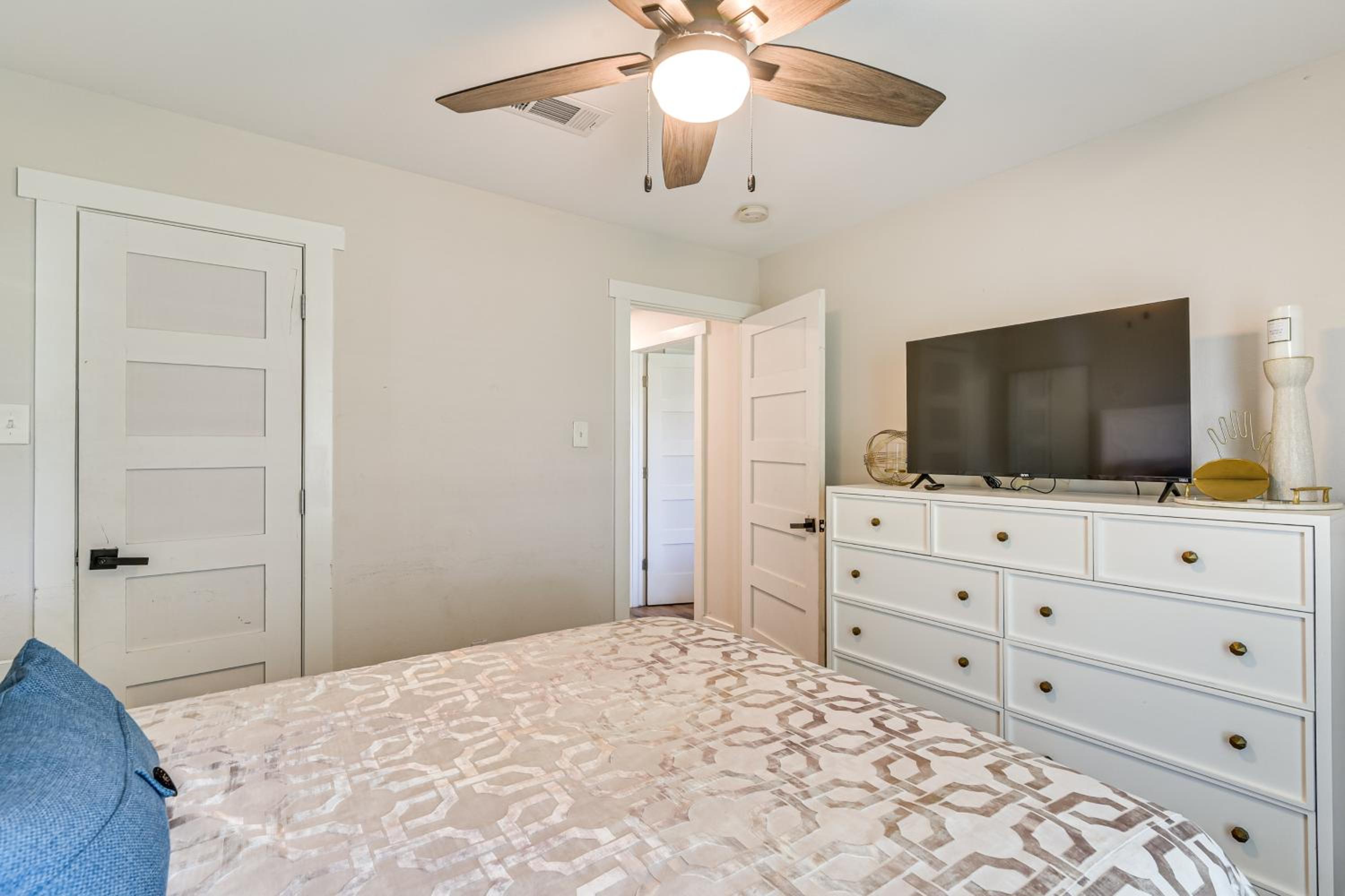 Family-Friendly Home on 2 Acres Near Dtwn Houston