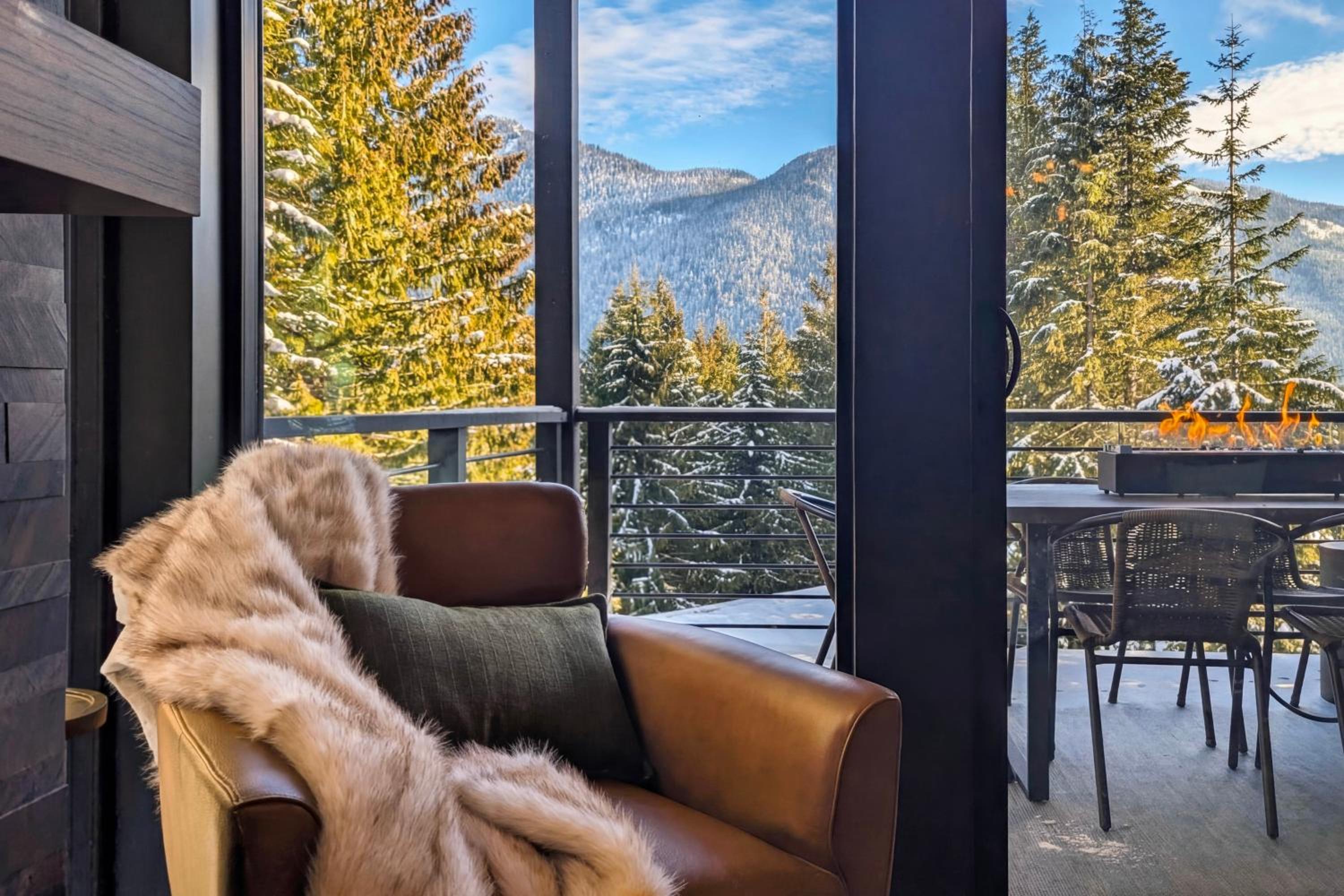 Ski In and Out The Mountainside House with Hot Tub!