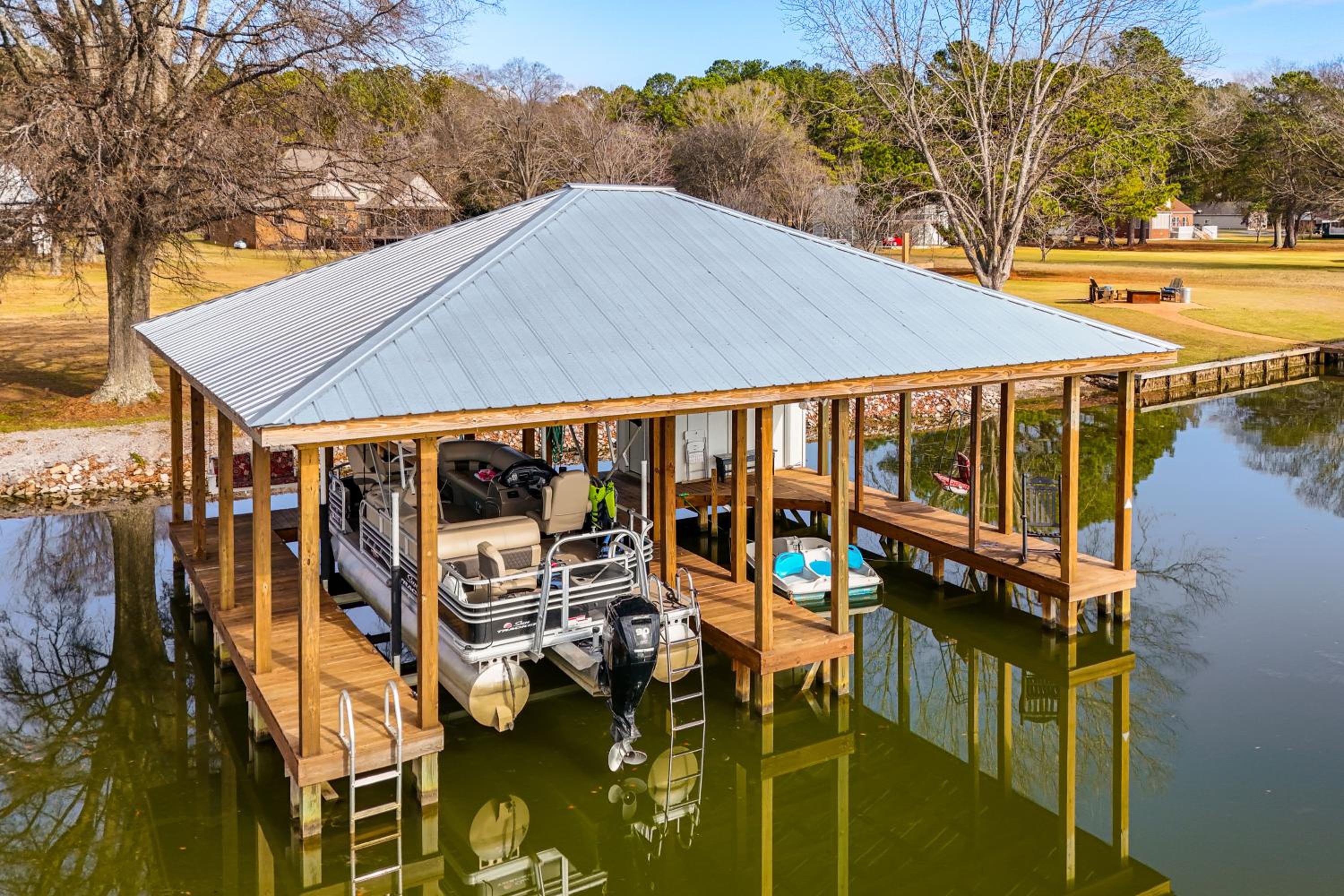 Cozy Cottage on Main Channel of Lay Lake