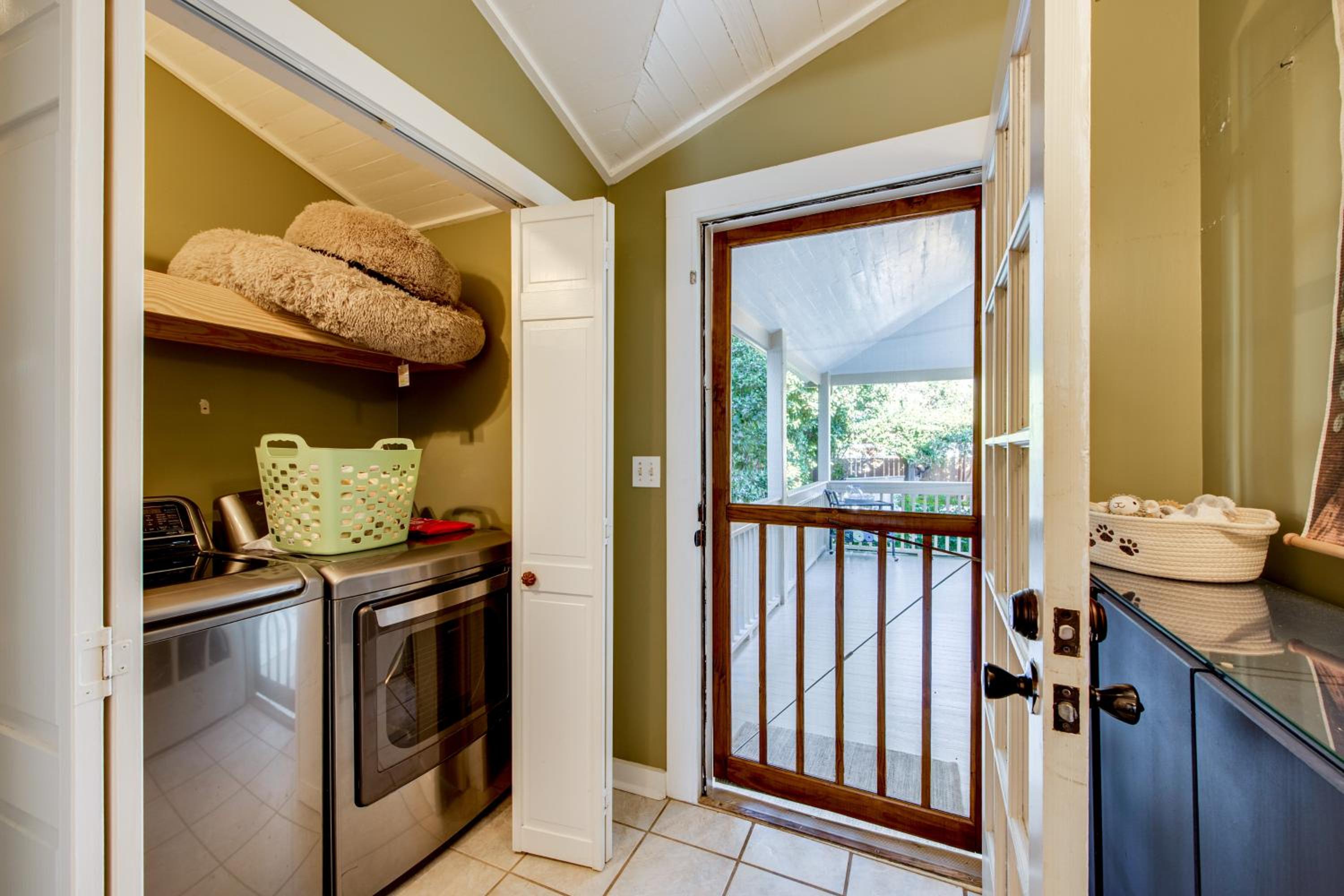 Walk to Broad St! Family Home in Historic District