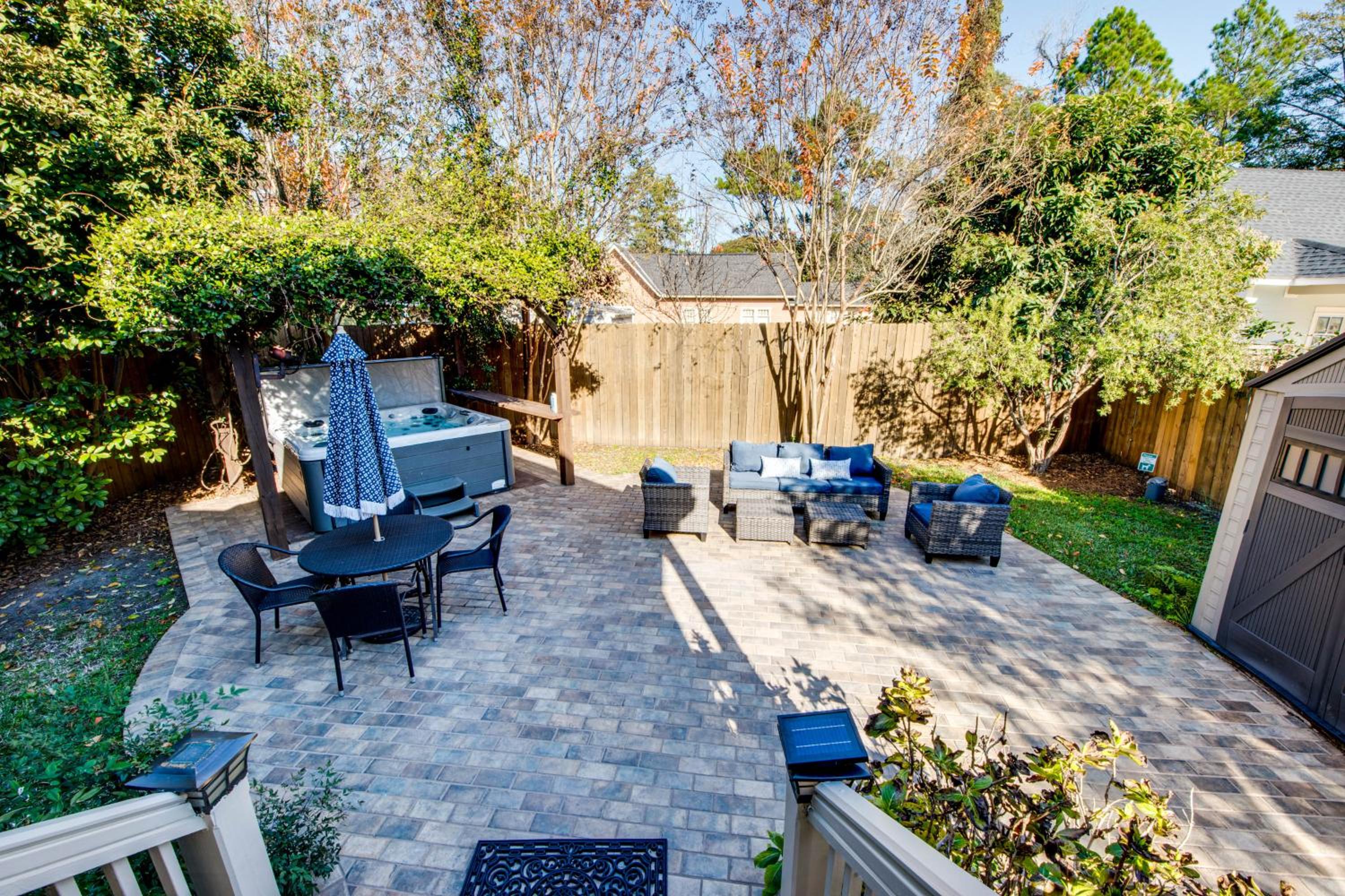 Walk to Broad St! Family Home in Historic District