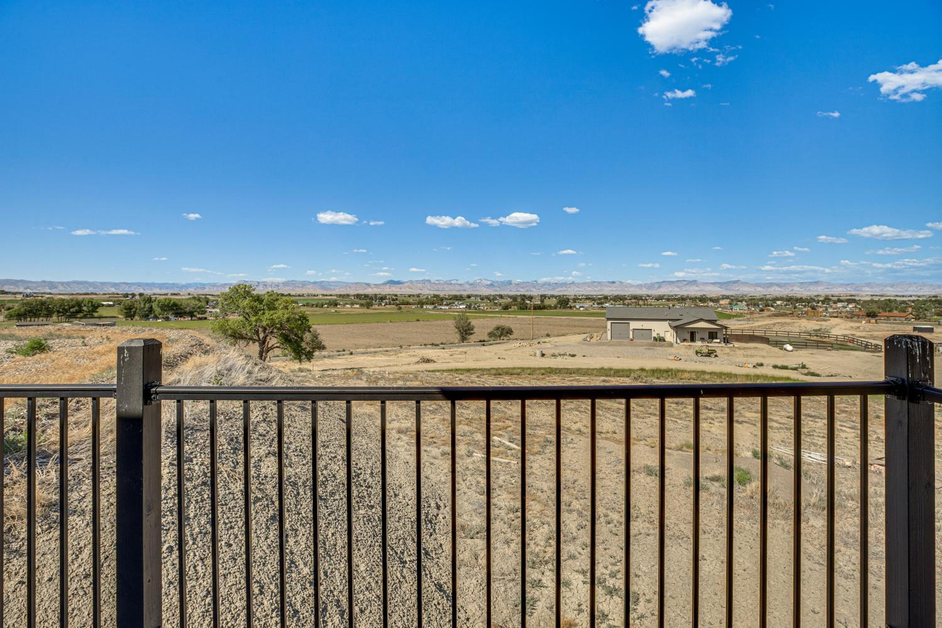 3 Mi to Kokopelli Trail Outdoor Adventure Base