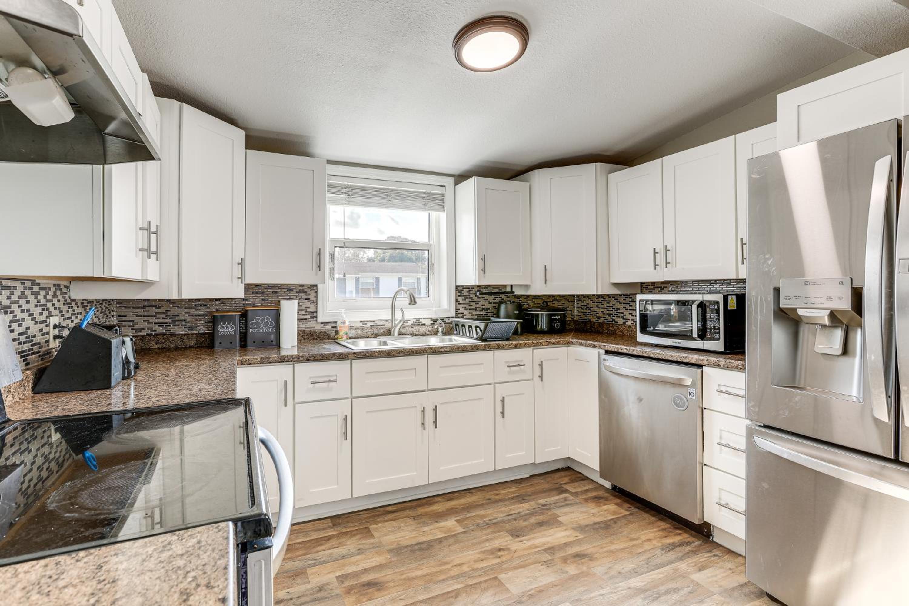 Charming Home with Private Pool in Clewiston!