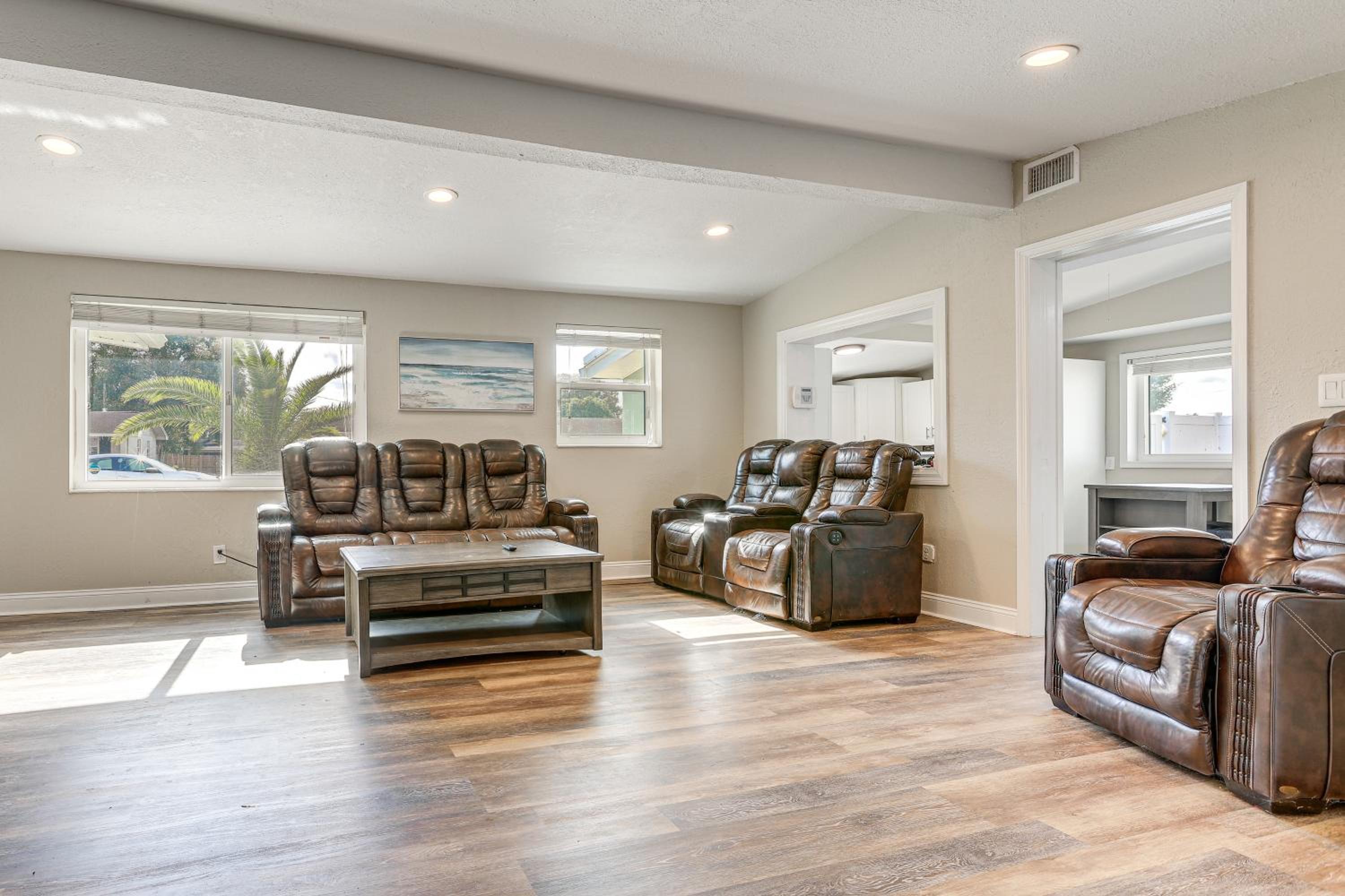 Charming Home with Private Pool in Clewiston!