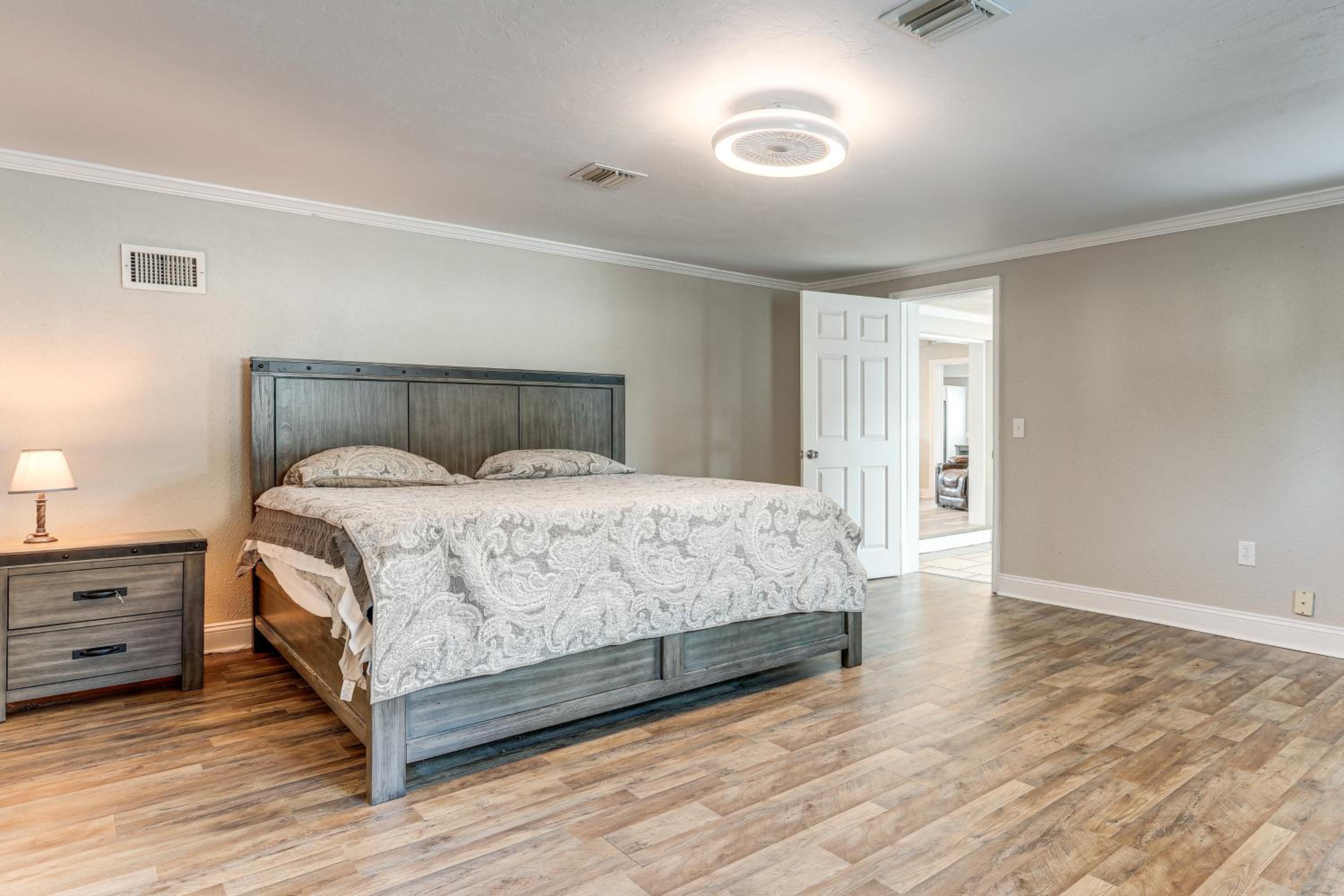 Charming Home with Private Pool in Clewiston!