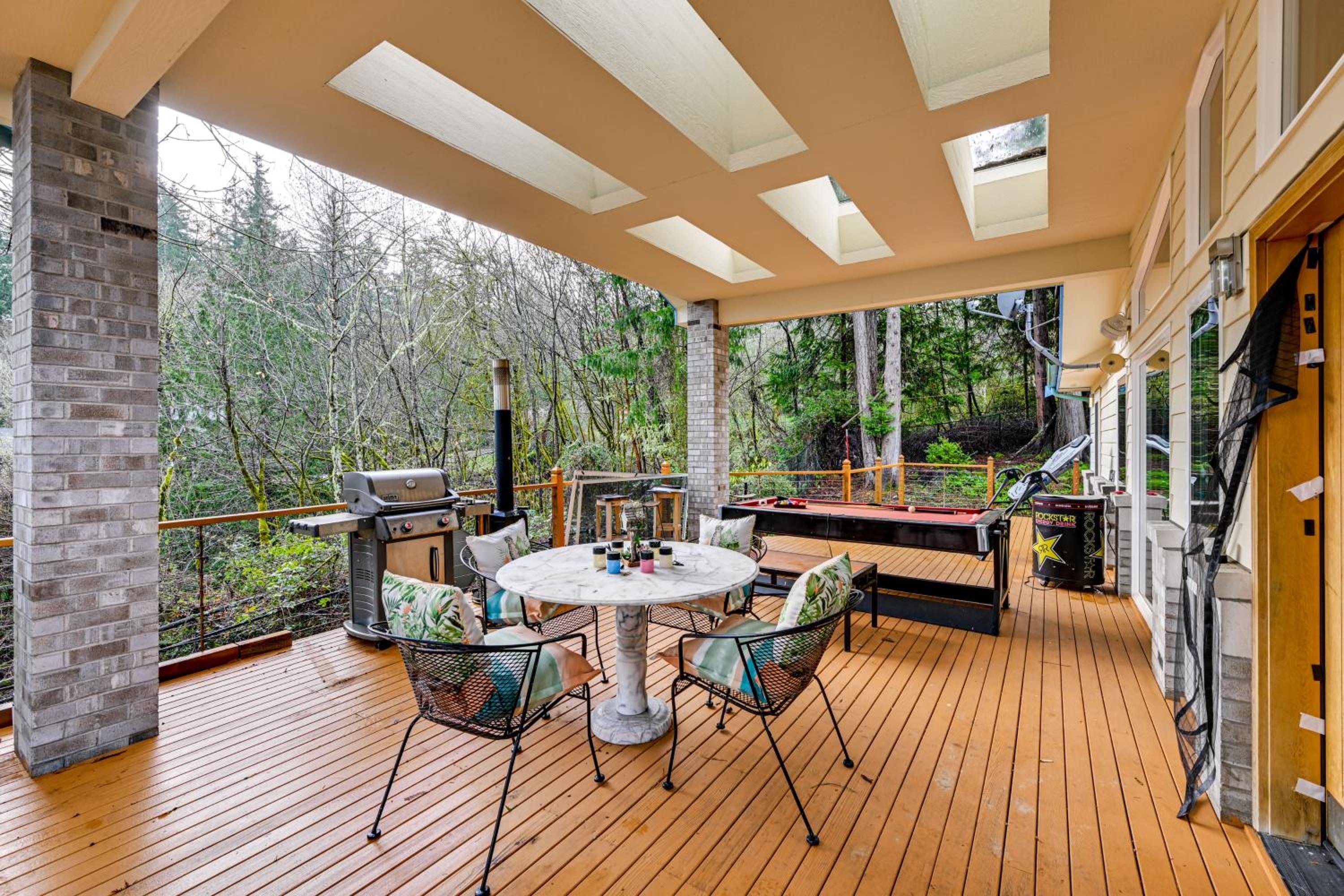 Steps to Shore Seaside Olympia Retreat with Hot Tub