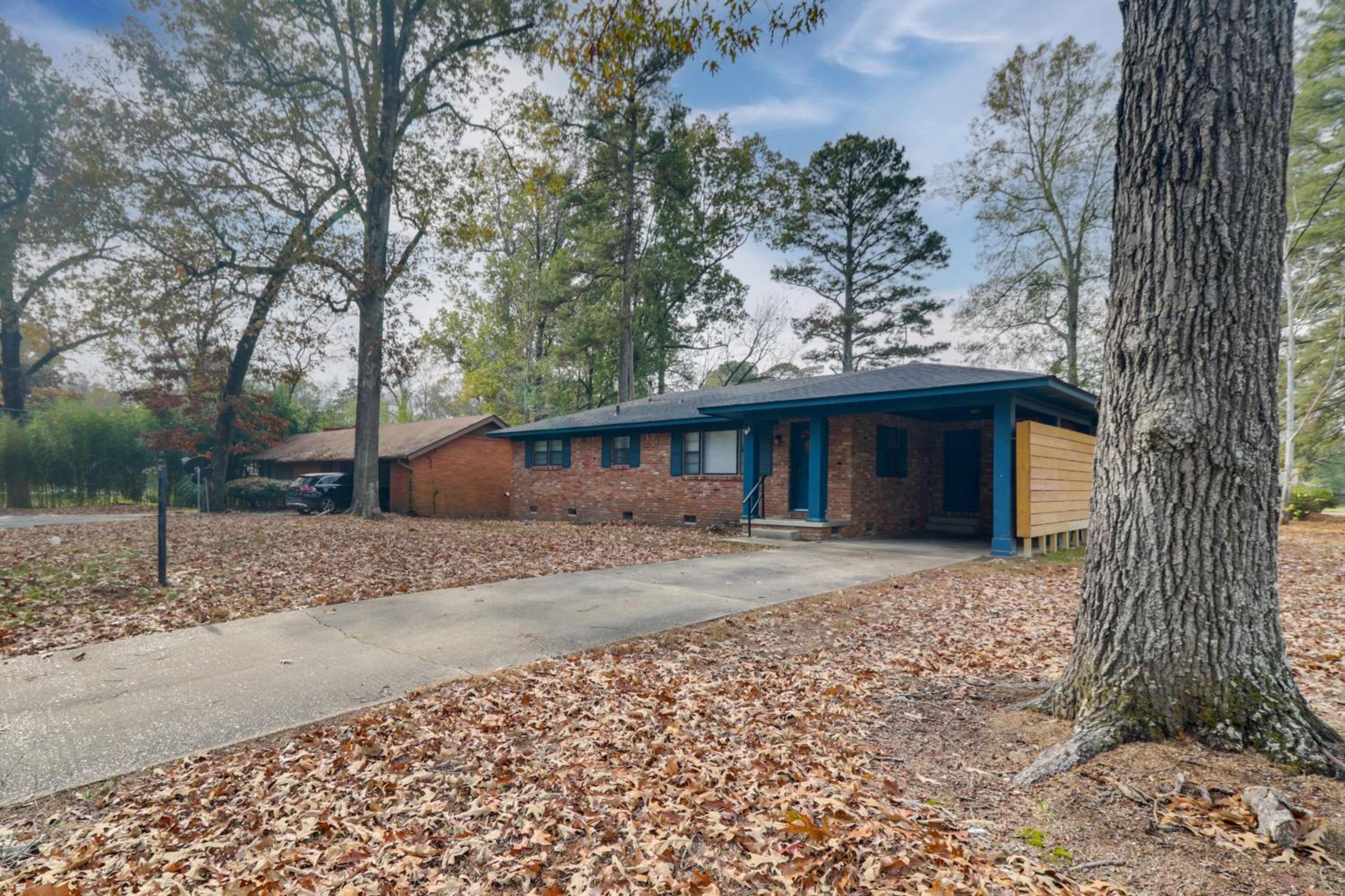 3 Mi to Saracen Landing! Family Getaway with Deck