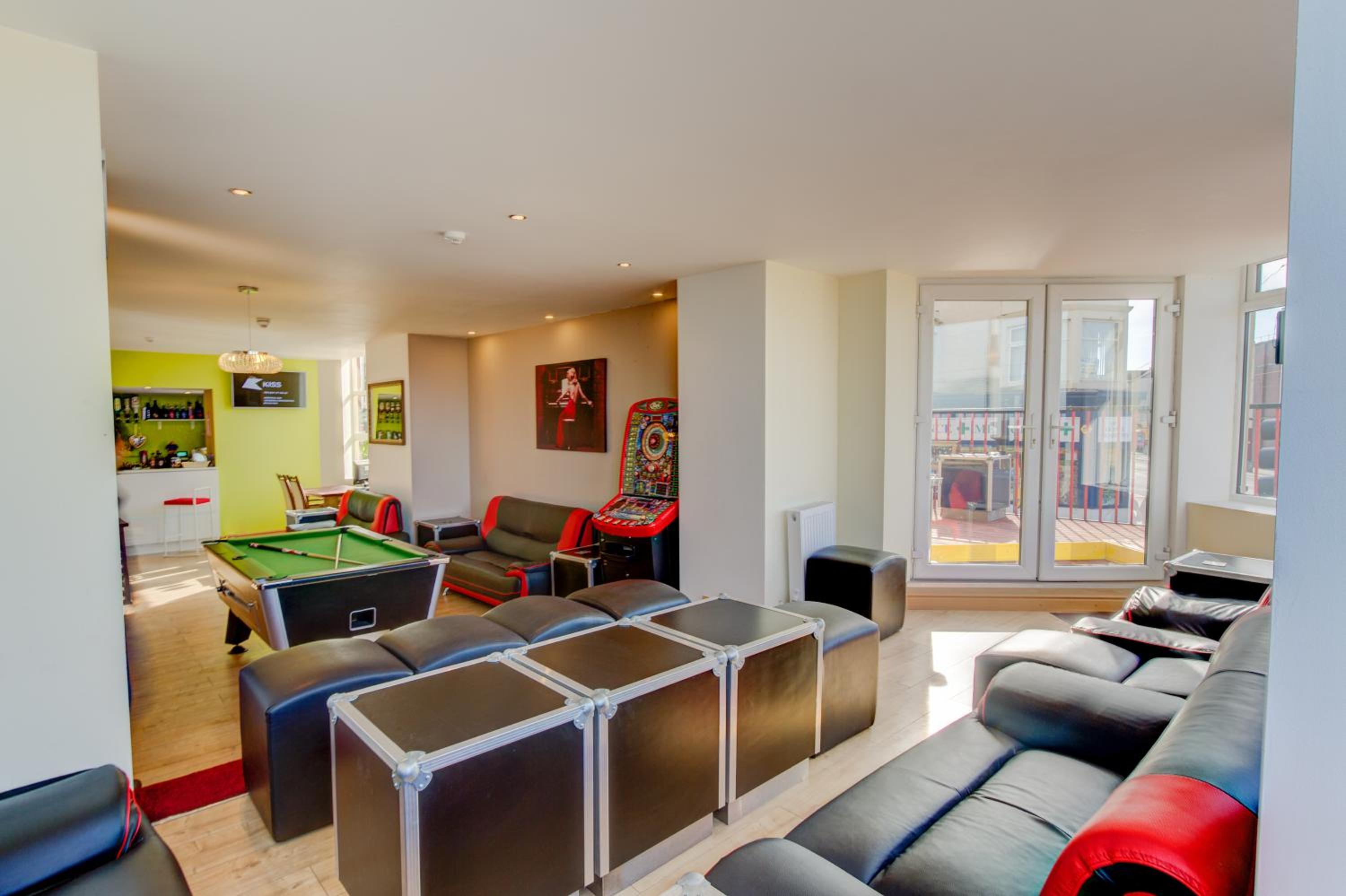 New Promenade Hotel
