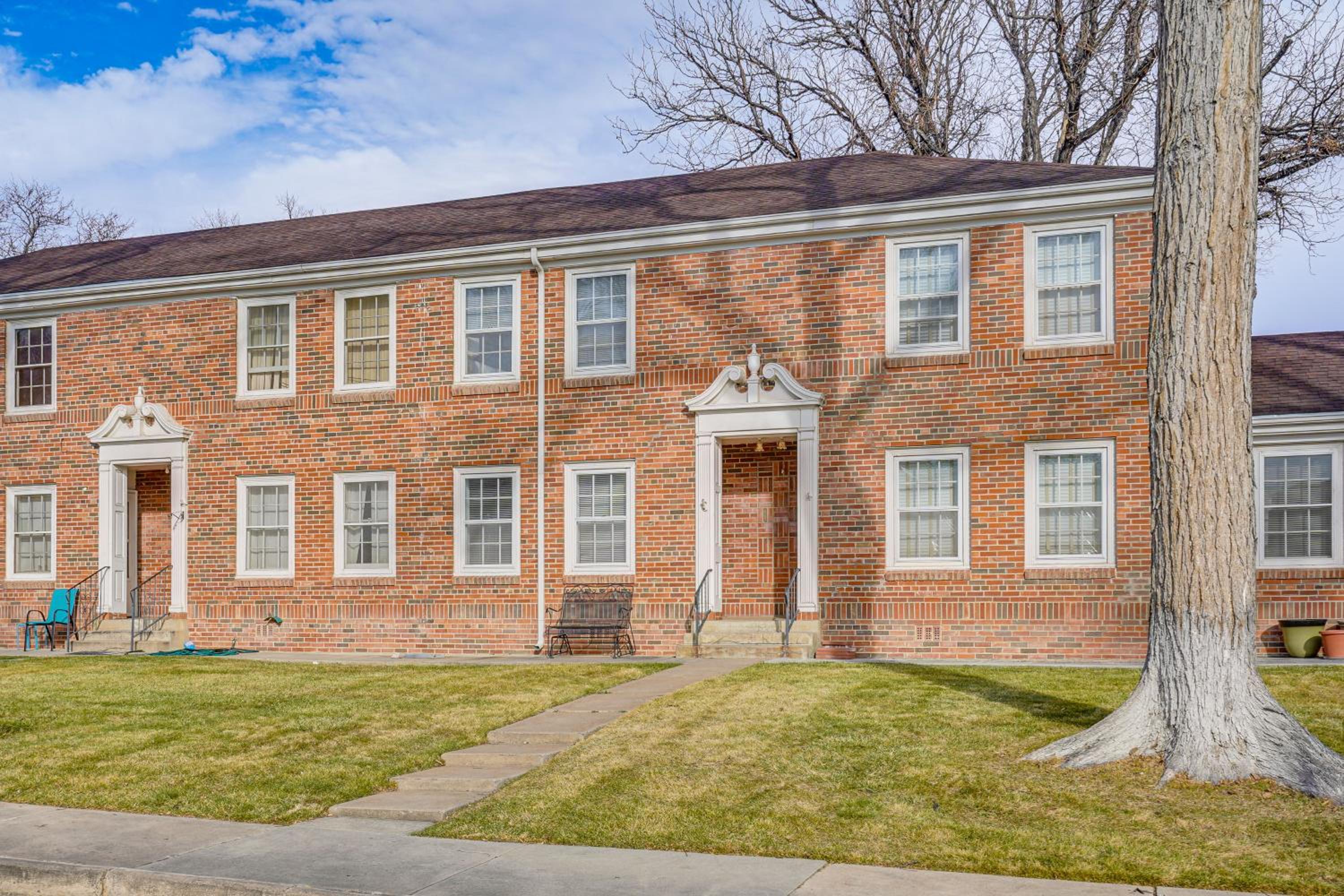 1 Mi to Downtown Pueblo! Cat-Friendly Condo