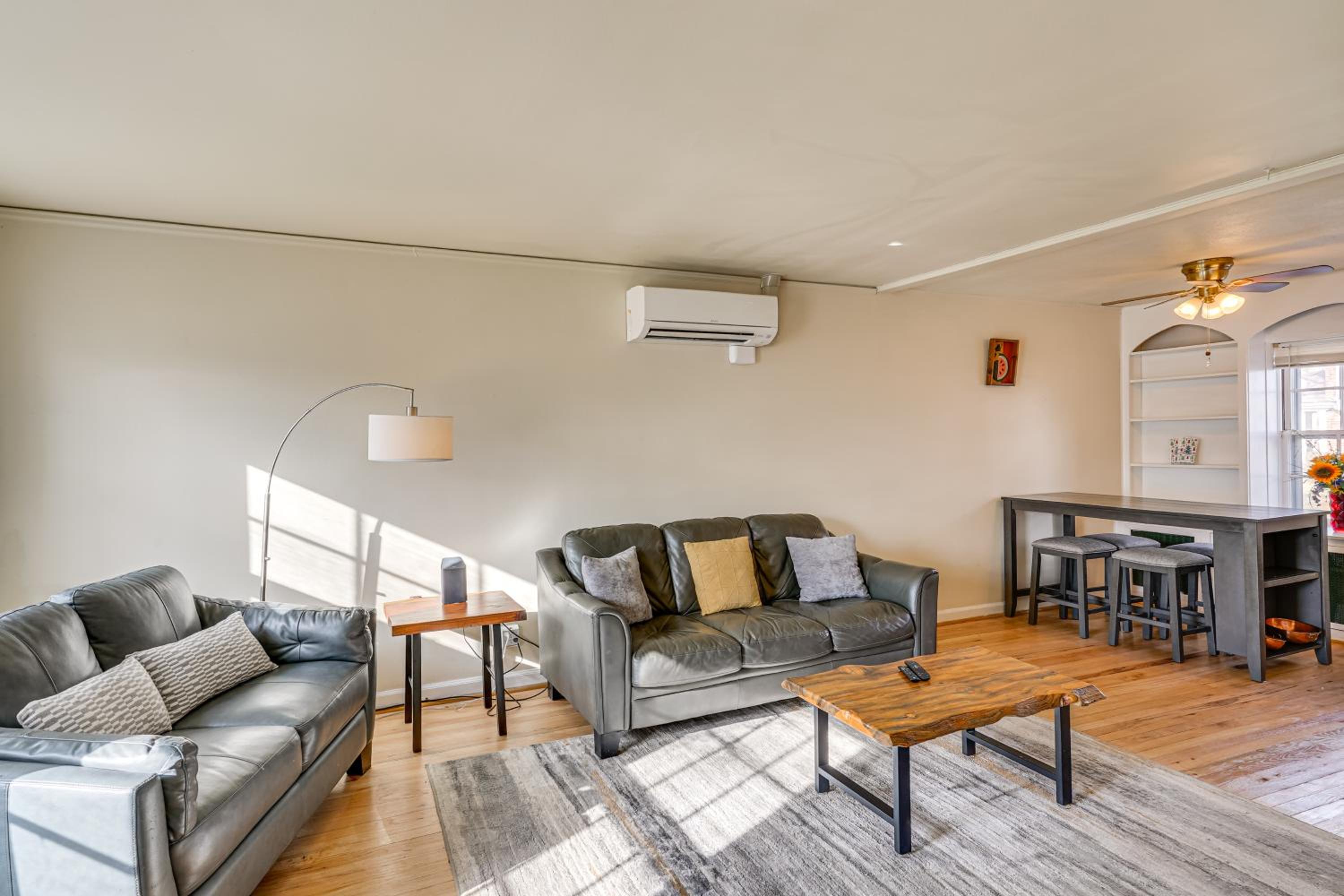 1 Mi to Downtown Pueblo! Cat-Friendly Condo