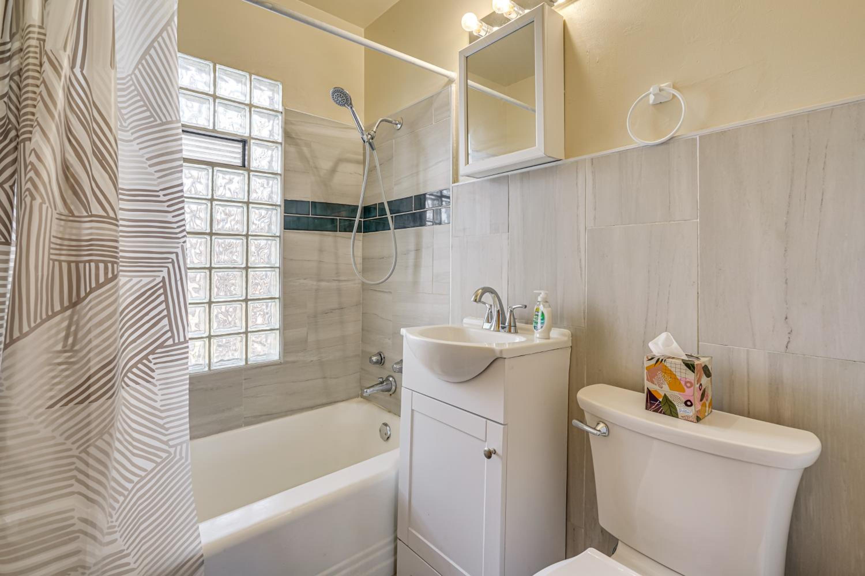 1 Mi to Downtown Pueblo! Cat-Friendly Condo