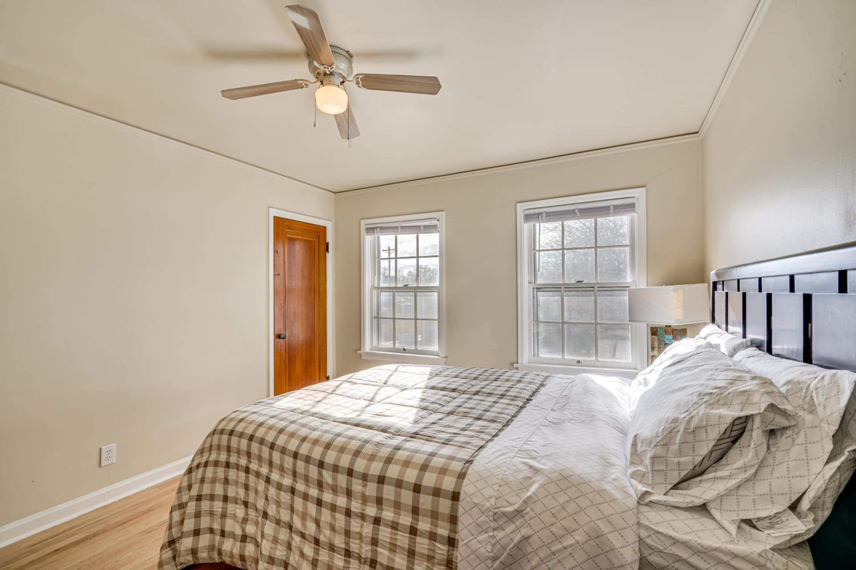 1 Mi to Downtown Pueblo! Cat-Friendly Condo