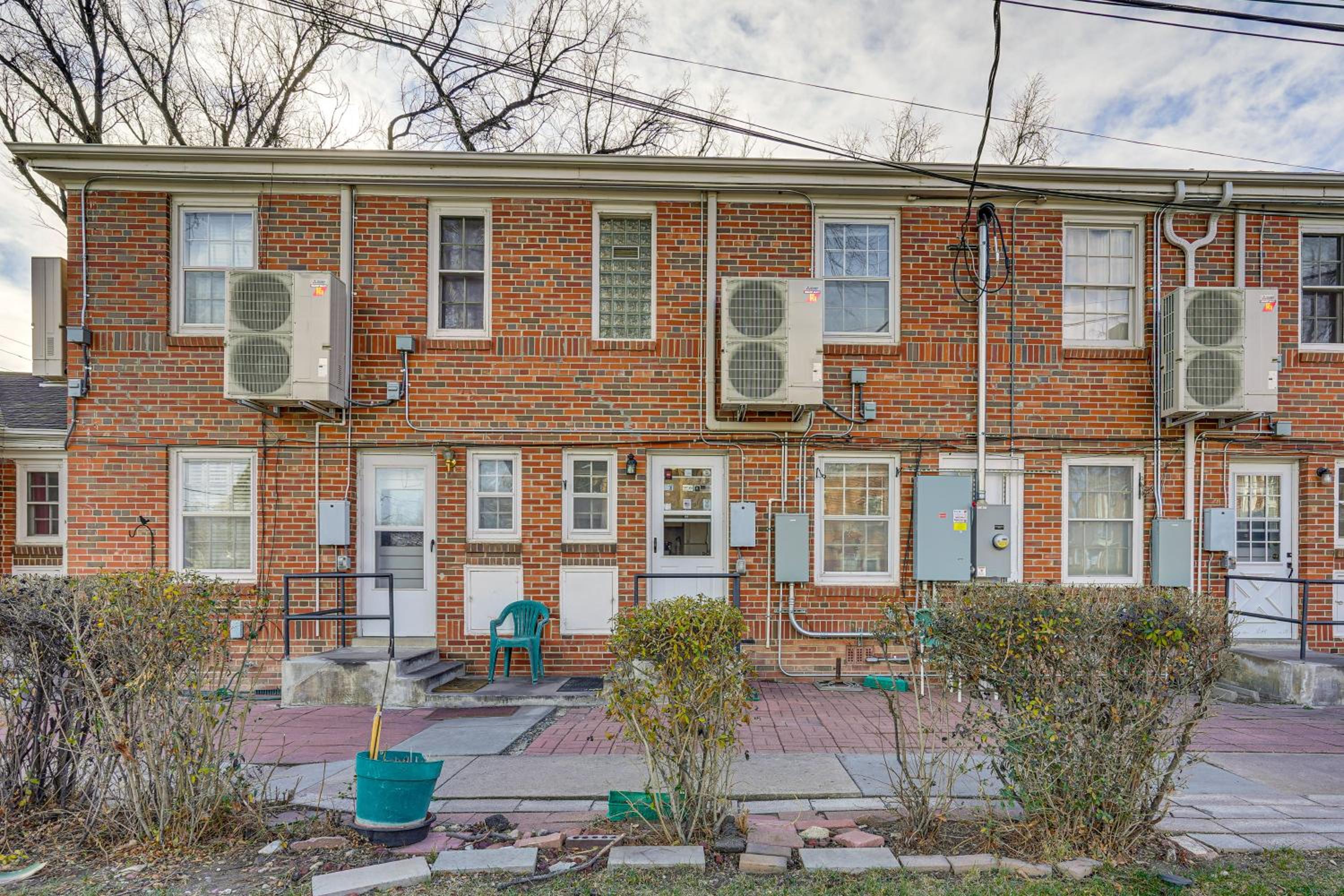 1 Mi to Downtown Pueblo! Cat-Friendly Condo