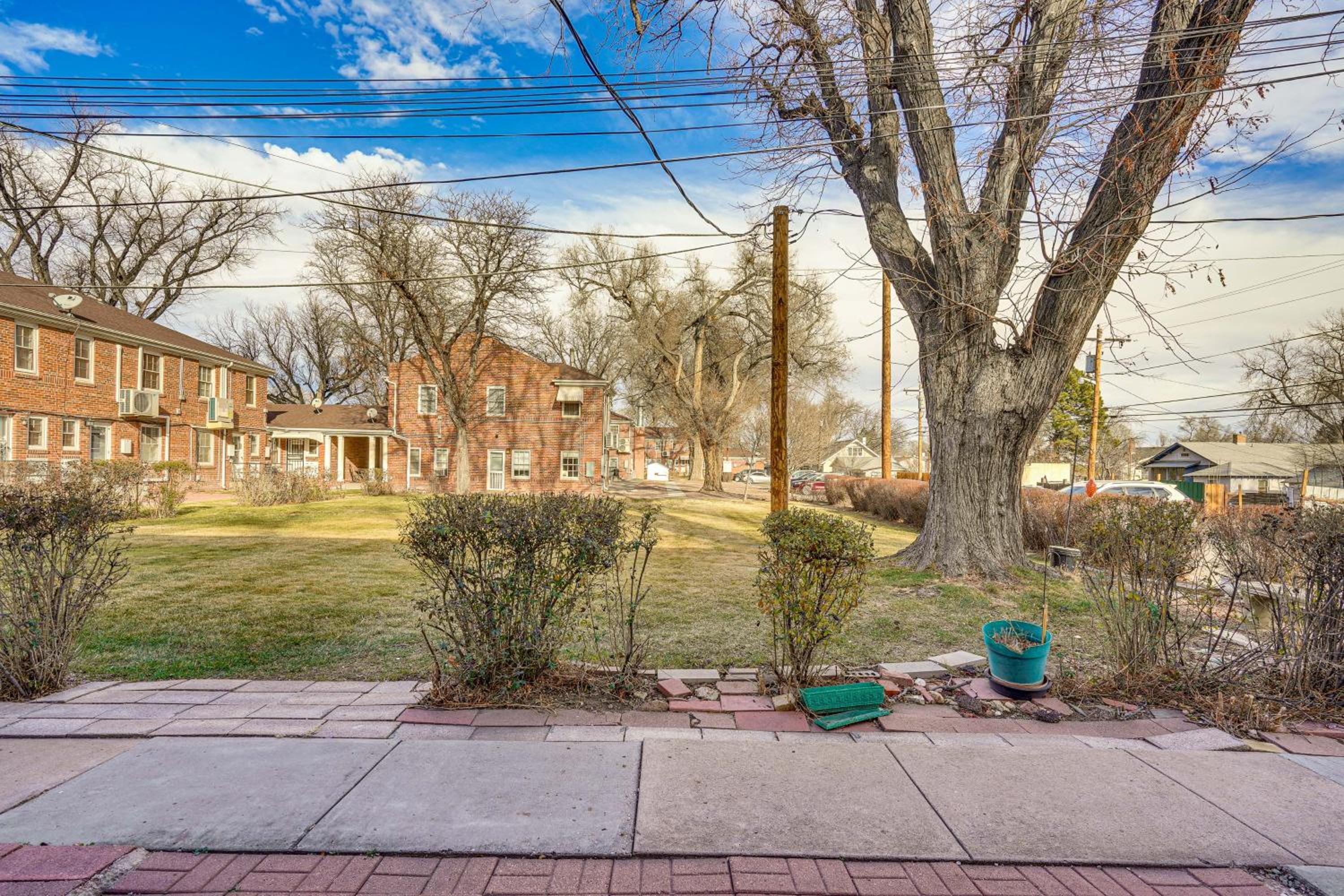 1 Mi to Downtown Pueblo! Cat-Friendly Condo