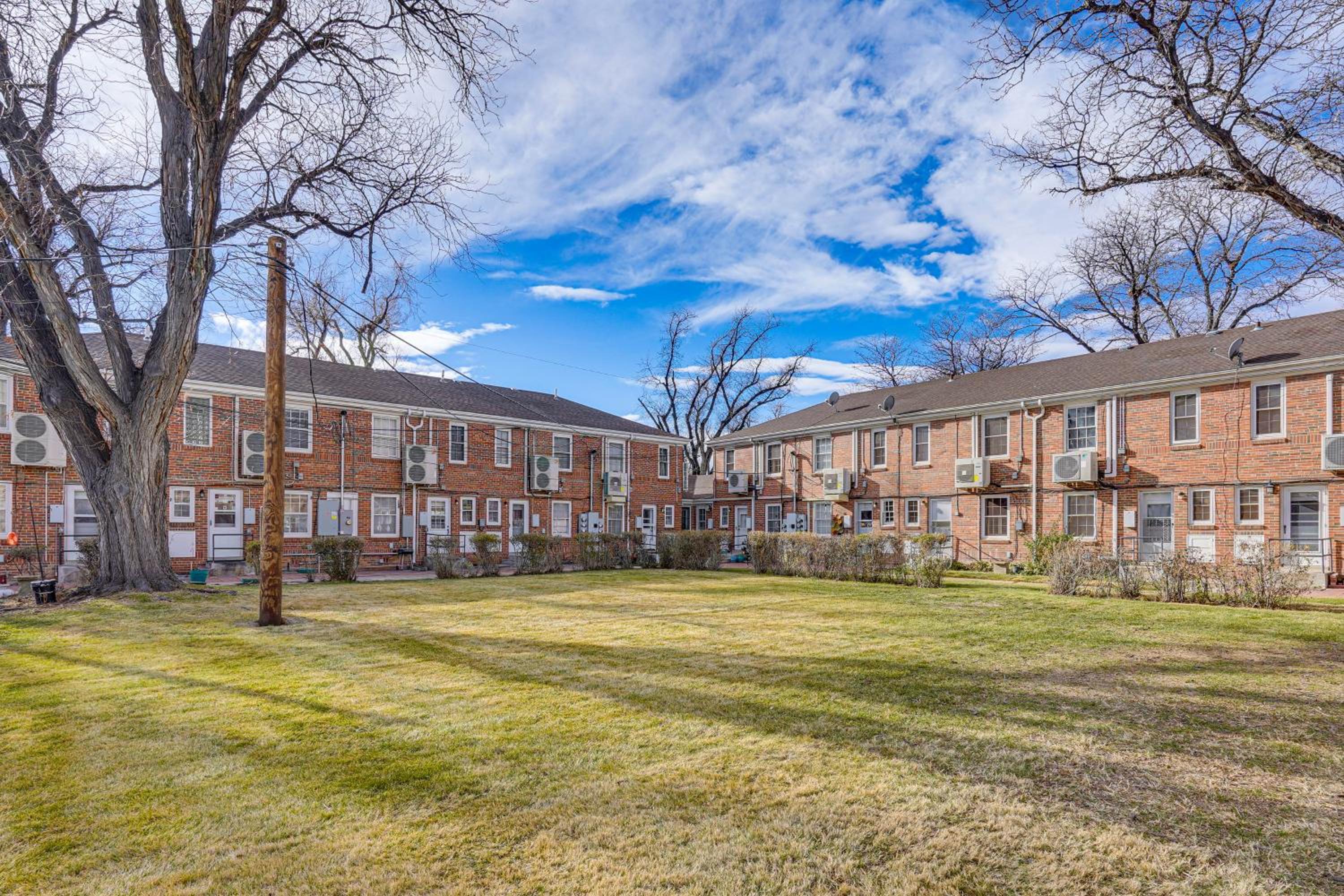 1 Mi to Downtown Pueblo! Cat-Friendly Condo
