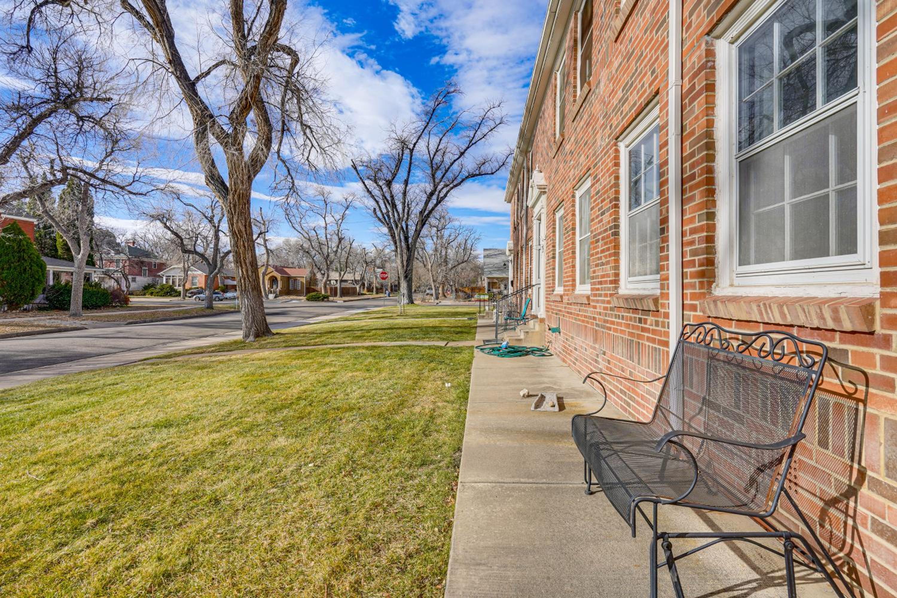 1 Mi to Downtown Pueblo! Cat-Friendly Condo