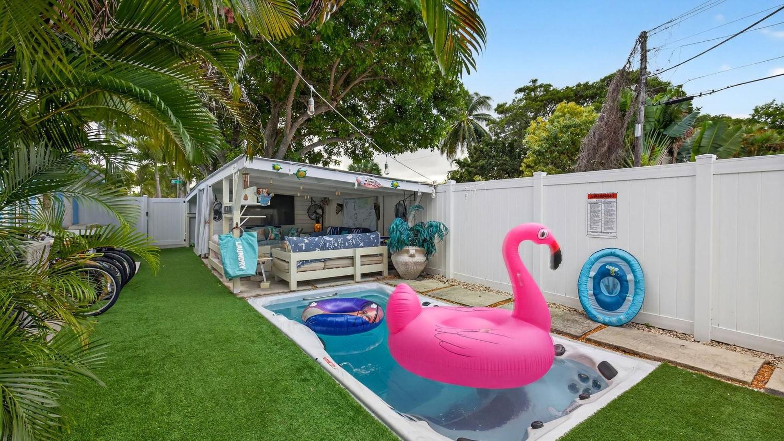 Casa Pineapple Social by AvantStay Spa Game Room EV Charger Near Las Olas Fort Lauderdale Beaches Sleeps 16