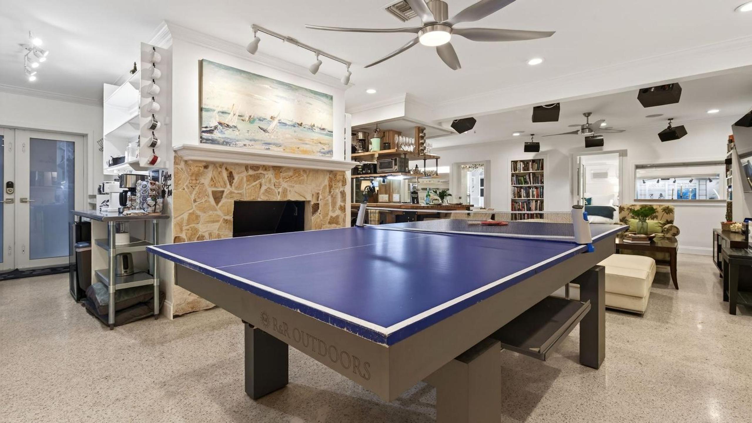 Casa Pineapple Social by AvantStay Spa Game Room EV Charger Near Las Olas Fort Lauderdale Beaches Sleeps 16