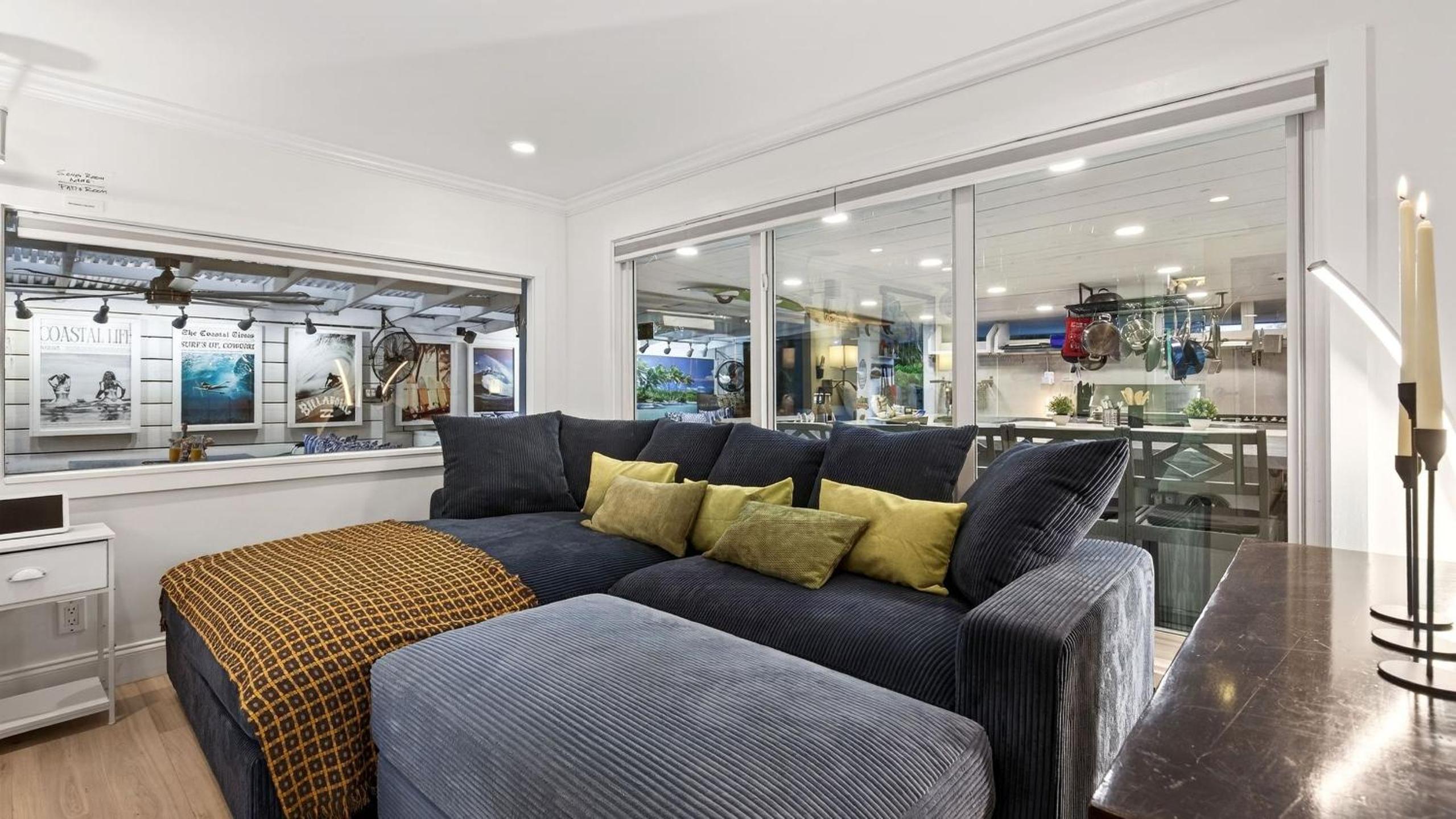 Casa Pineapple Social by AvantStay Spa Game Room EV Charger Near Las Olas Fort Lauderdale Beaches Sleeps 16