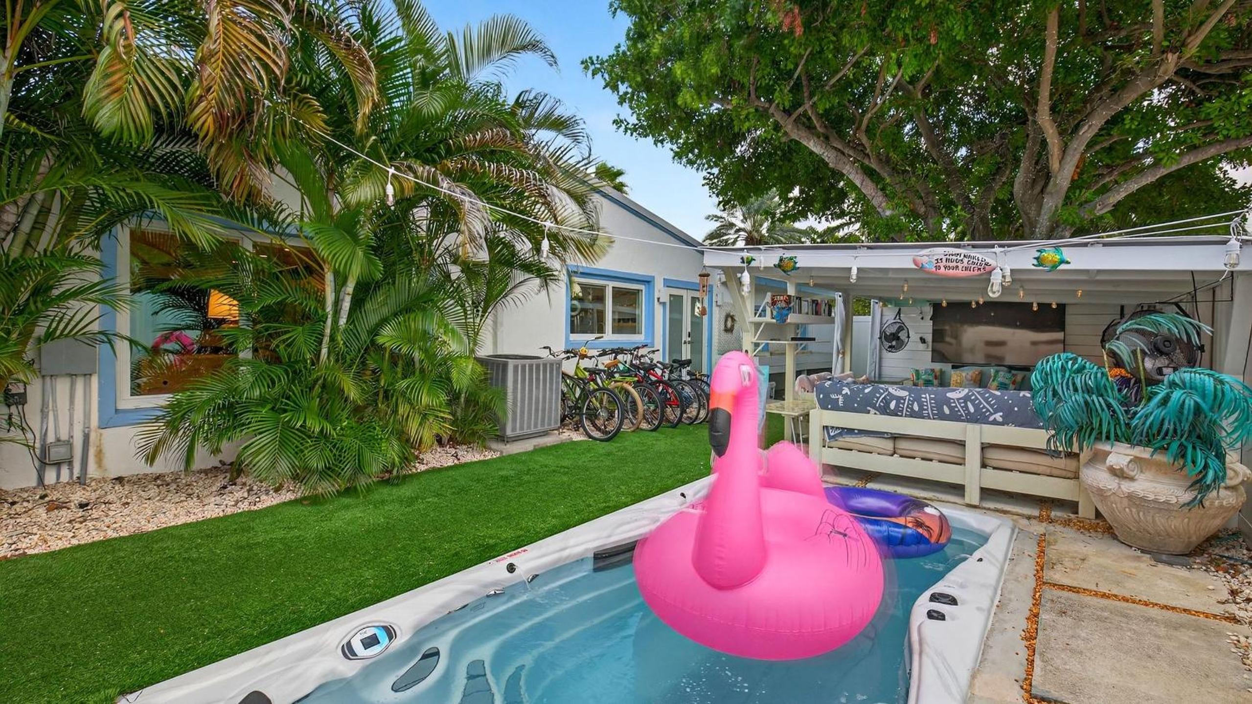 Casa Pineapple Social by AvantStay Spa Game Room EV Charger Near Las Olas Fort Lauderdale Beaches Sleeps 16
