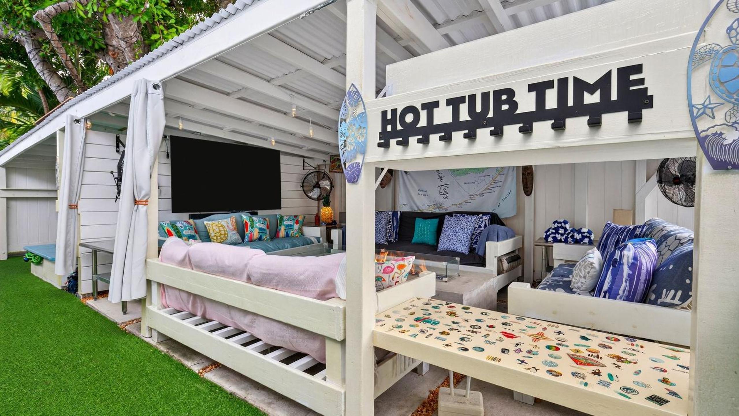 Casa Pineapple Social by AvantStay Spa Game Room EV Charger Near Las Olas Fort Lauderdale Beaches Sleeps 16