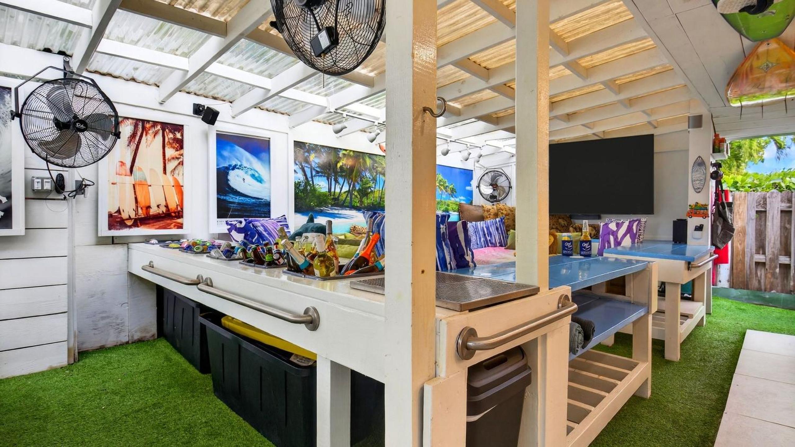 Casa Pineapple Social by AvantStay Spa Game Room EV Charger Near Las Olas Fort Lauderdale Beaches Sleeps 16