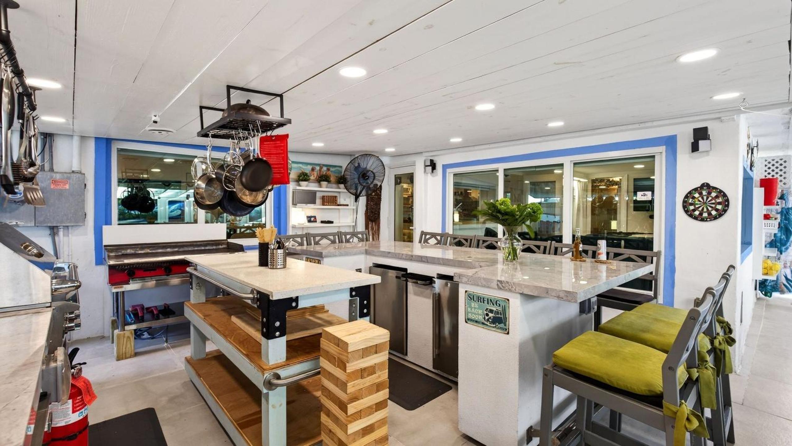 Casa Pineapple Social by AvantStay Spa Game Room EV Charger Near Las Olas Fort Lauderdale Beaches Sleeps 16