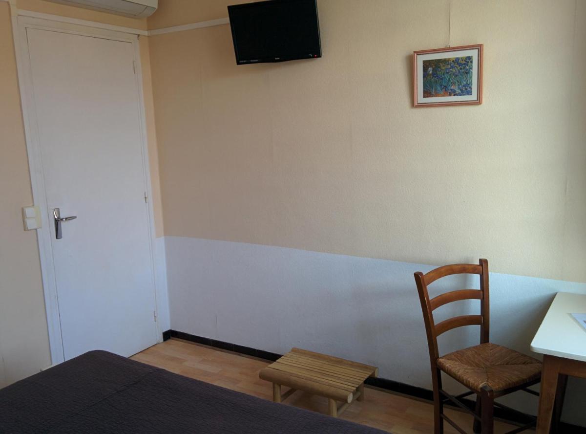 Agde Vacations - Hotel Araur - Property Image 1