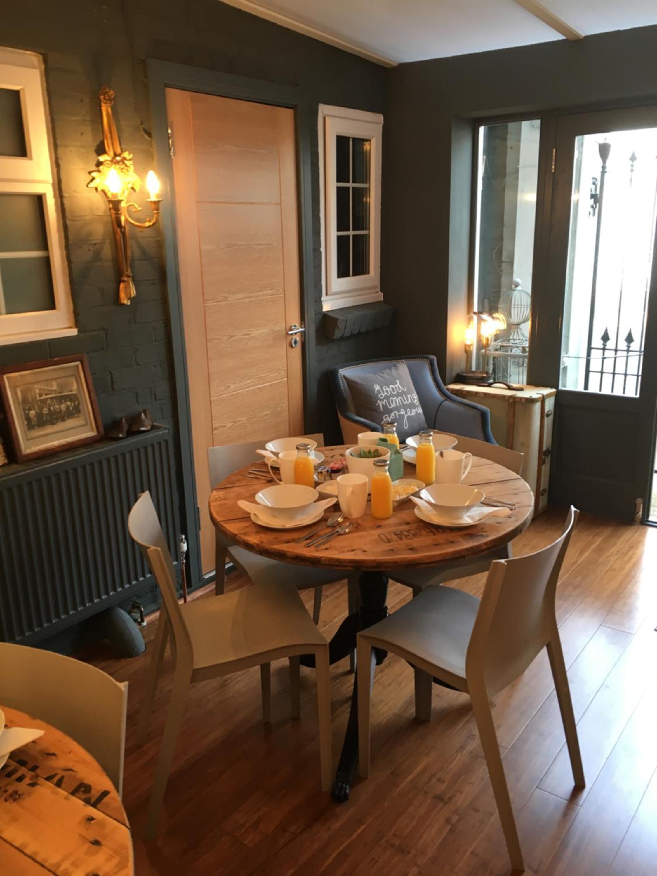 Rooms at number one