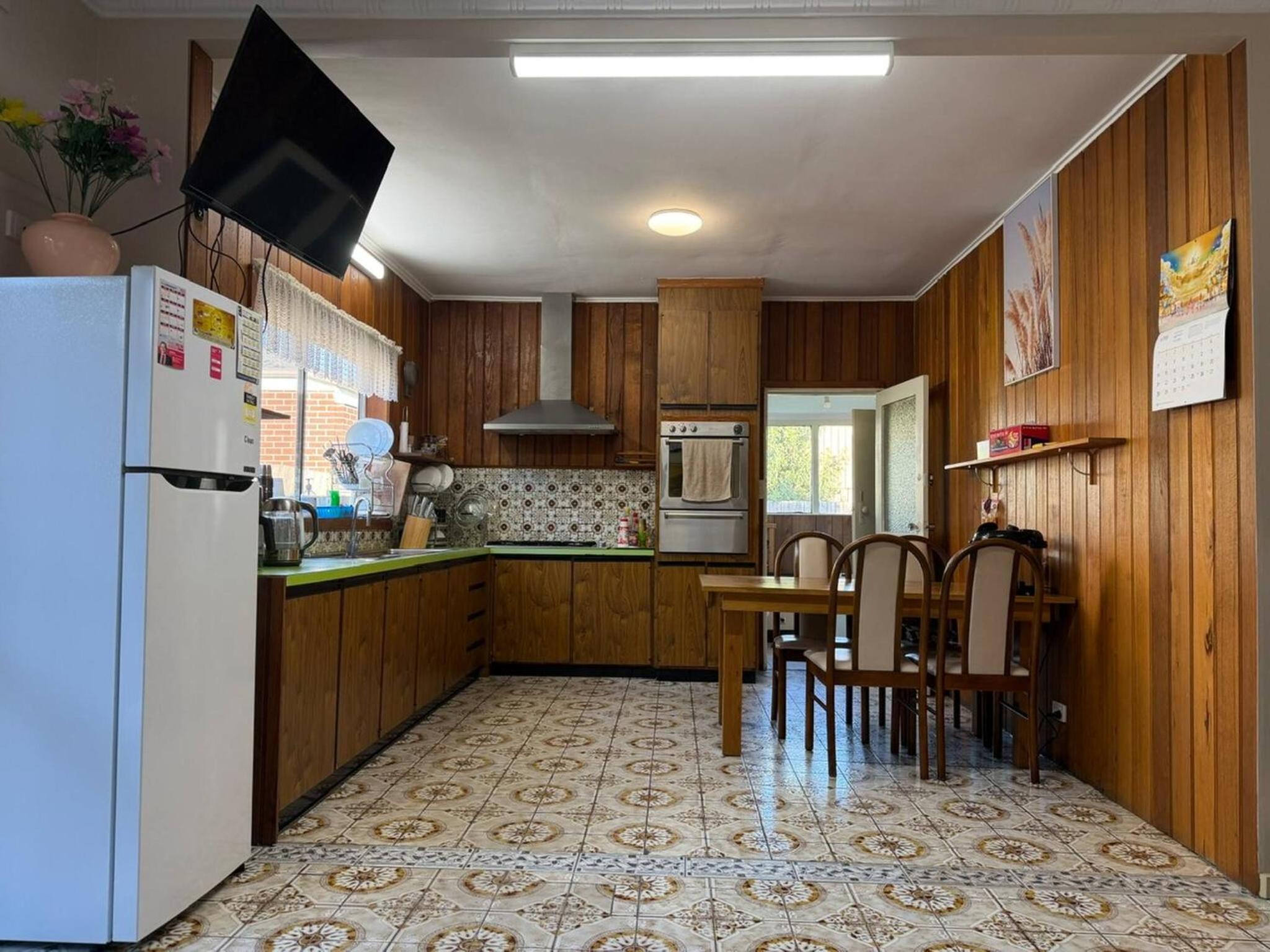 Charming 3 Bedroom Home Longer stay