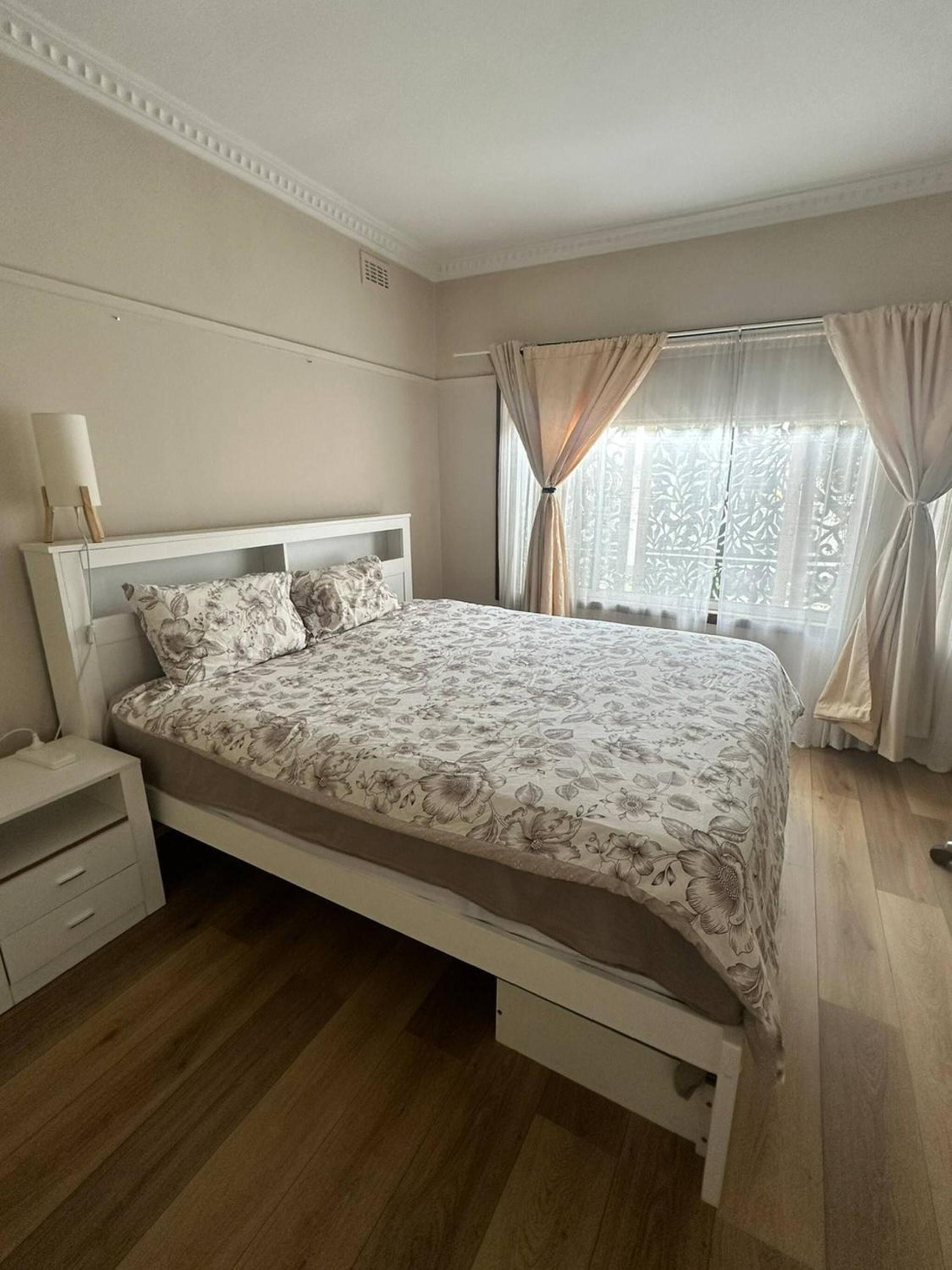 Charming 3 Bedroom Home Longer stay