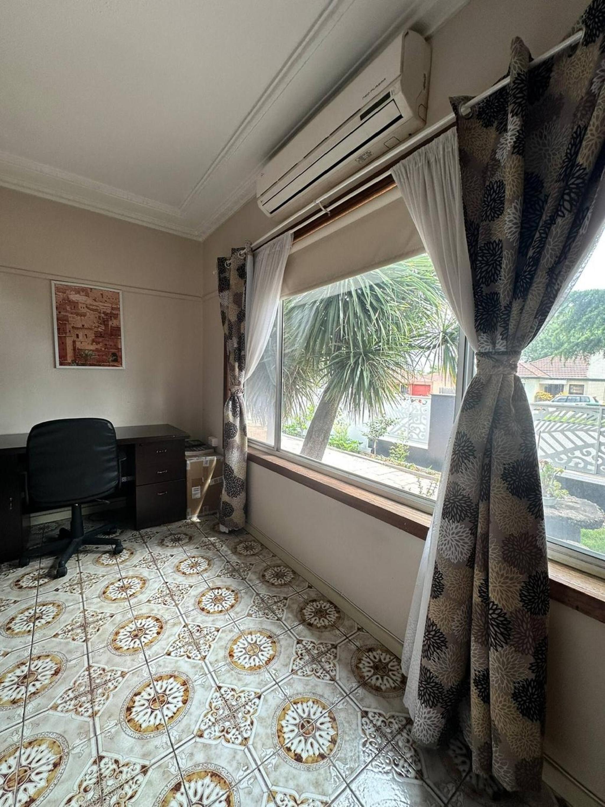 Charming 3 Bedroom Home Longer stay