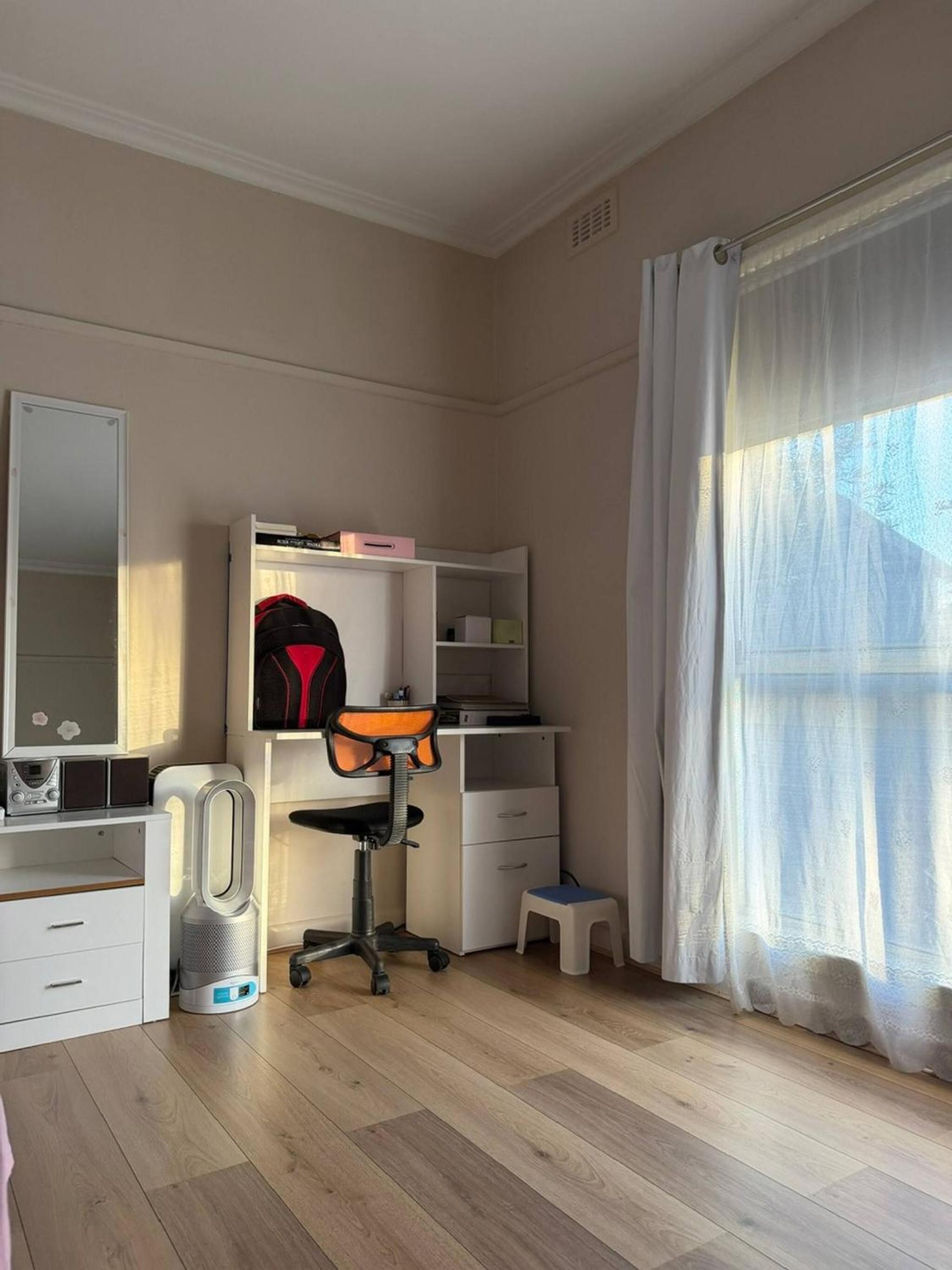 Charming 3 Bedroom Home Longer stay
