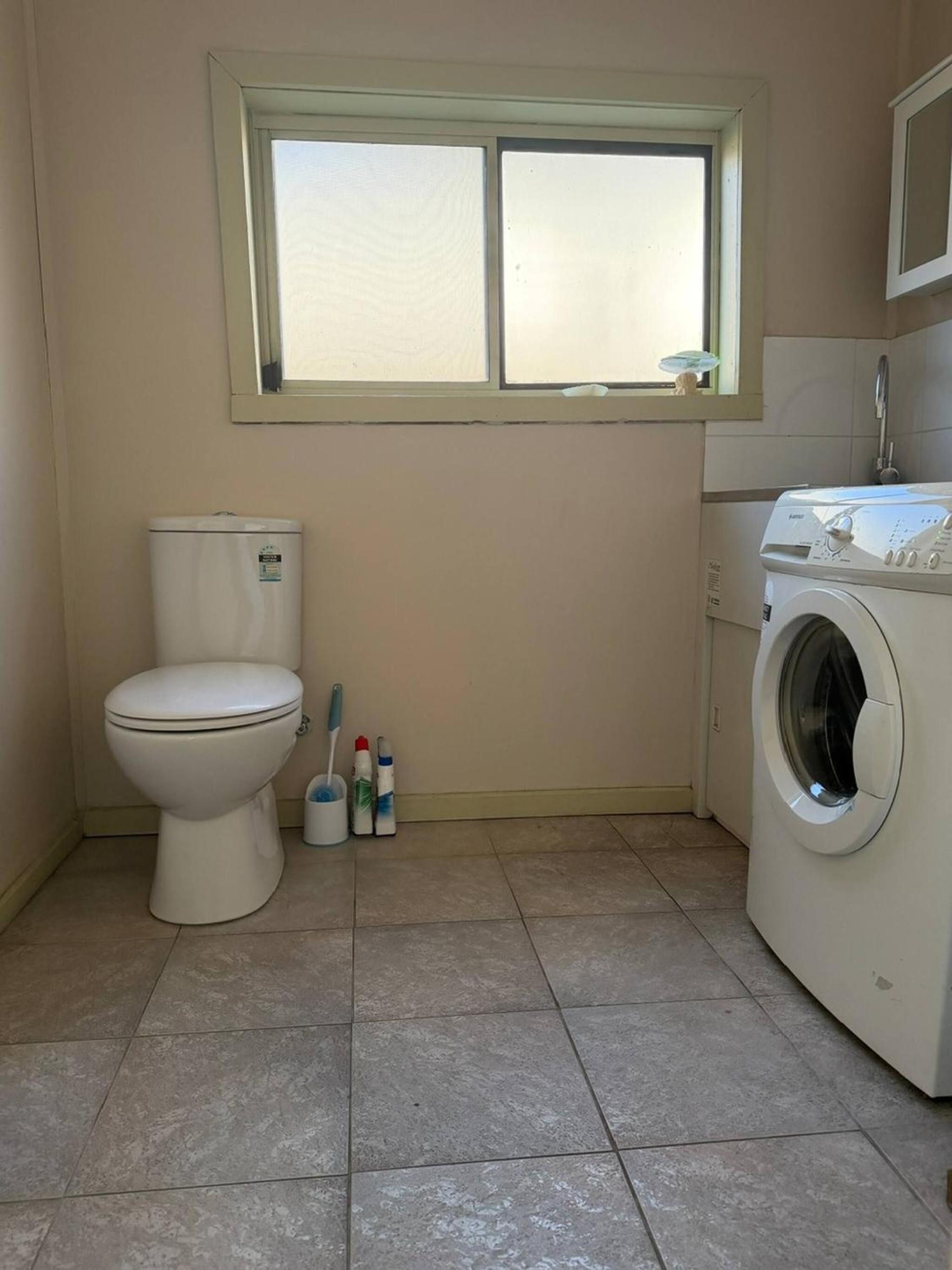 Charming 3 Bedroom Home Longer stay