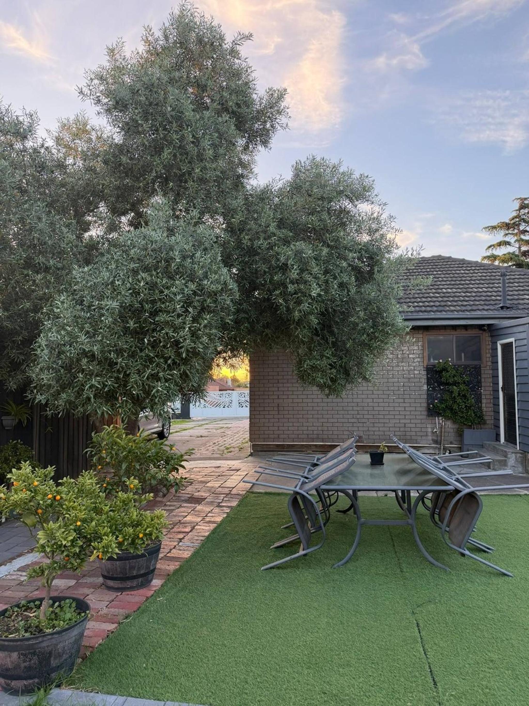 Charming 3 Bedroom Home Longer stay