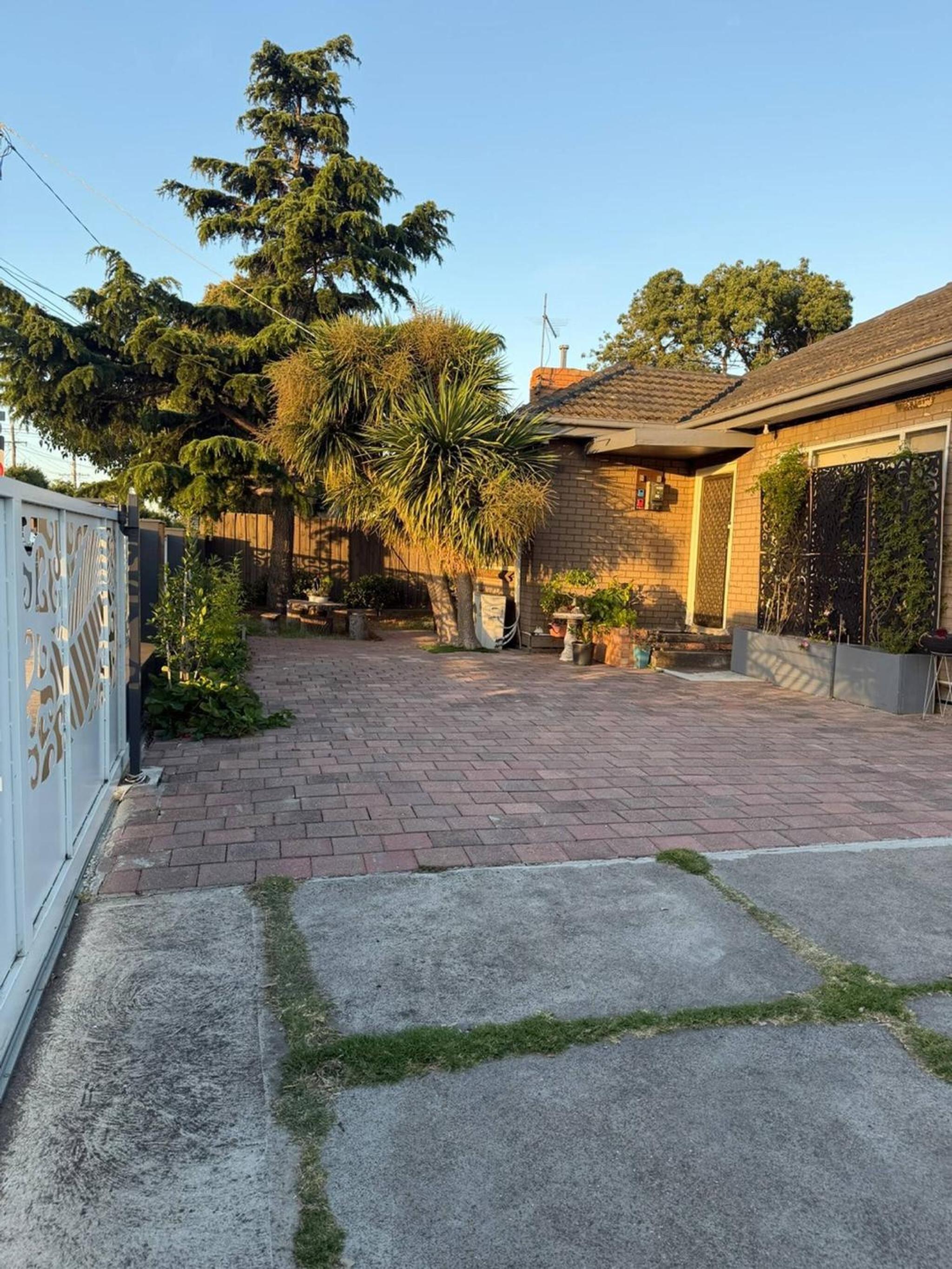 Charming 3 Bedroom Home Longer stay