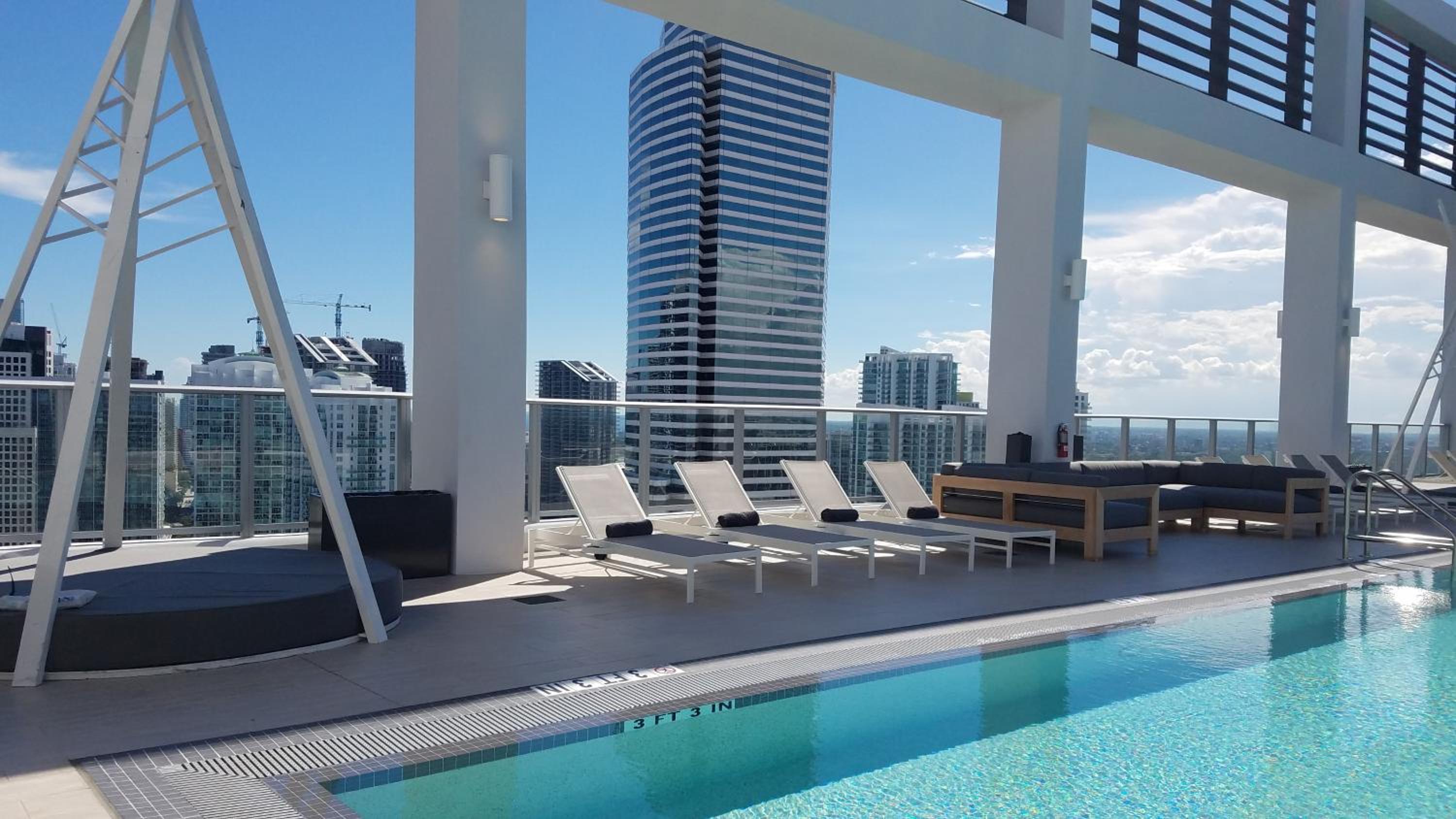 Downtown Miami Deluxe Apartment