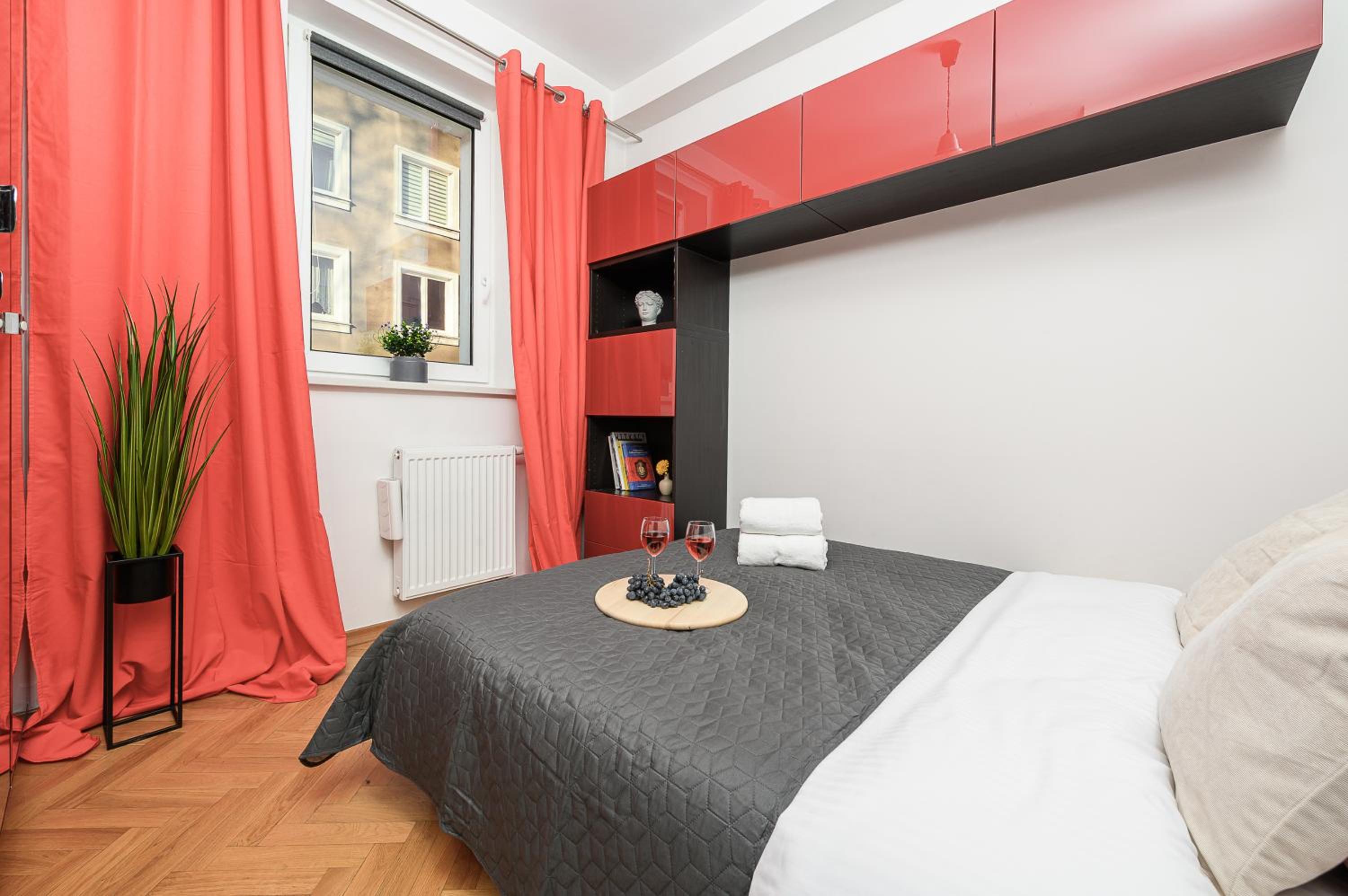 Lumina modern apartment with balcony